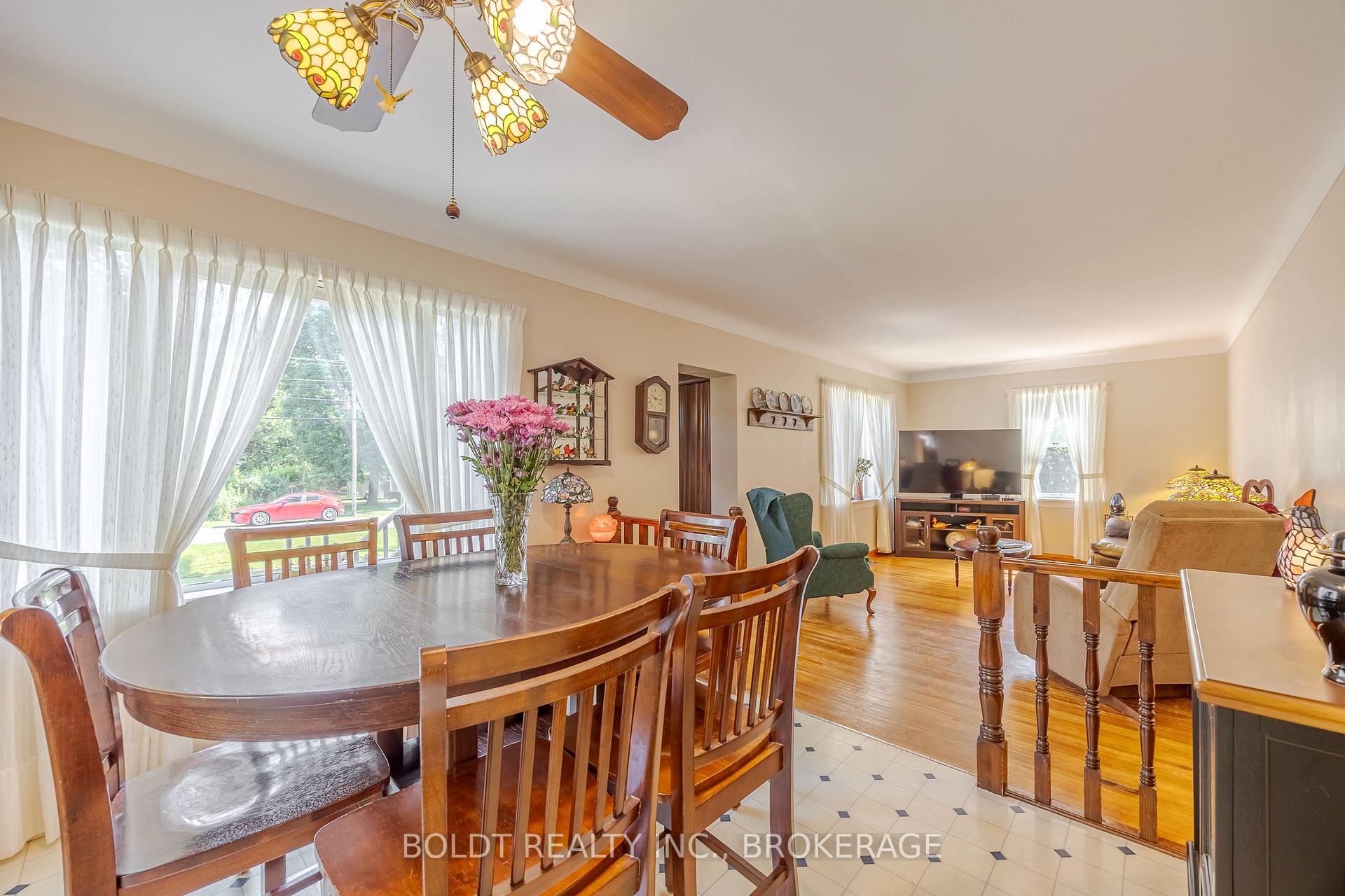 Photo 12 of 747 Ridge Road, Welland, Cooks Mills — HOMEH