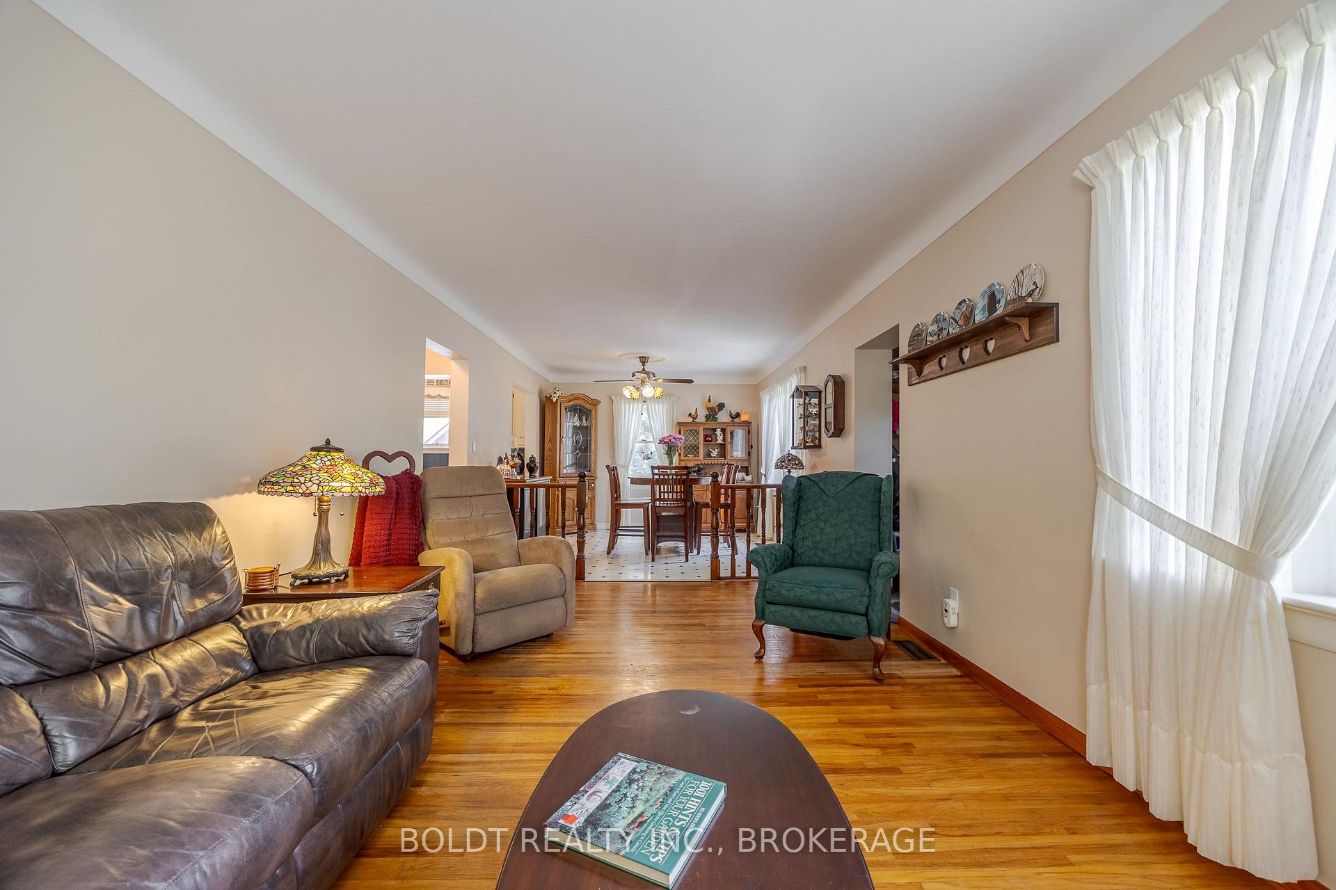 Photo 14 of 747 Ridge Road, Welland, Cooks Mills — HOMEH
