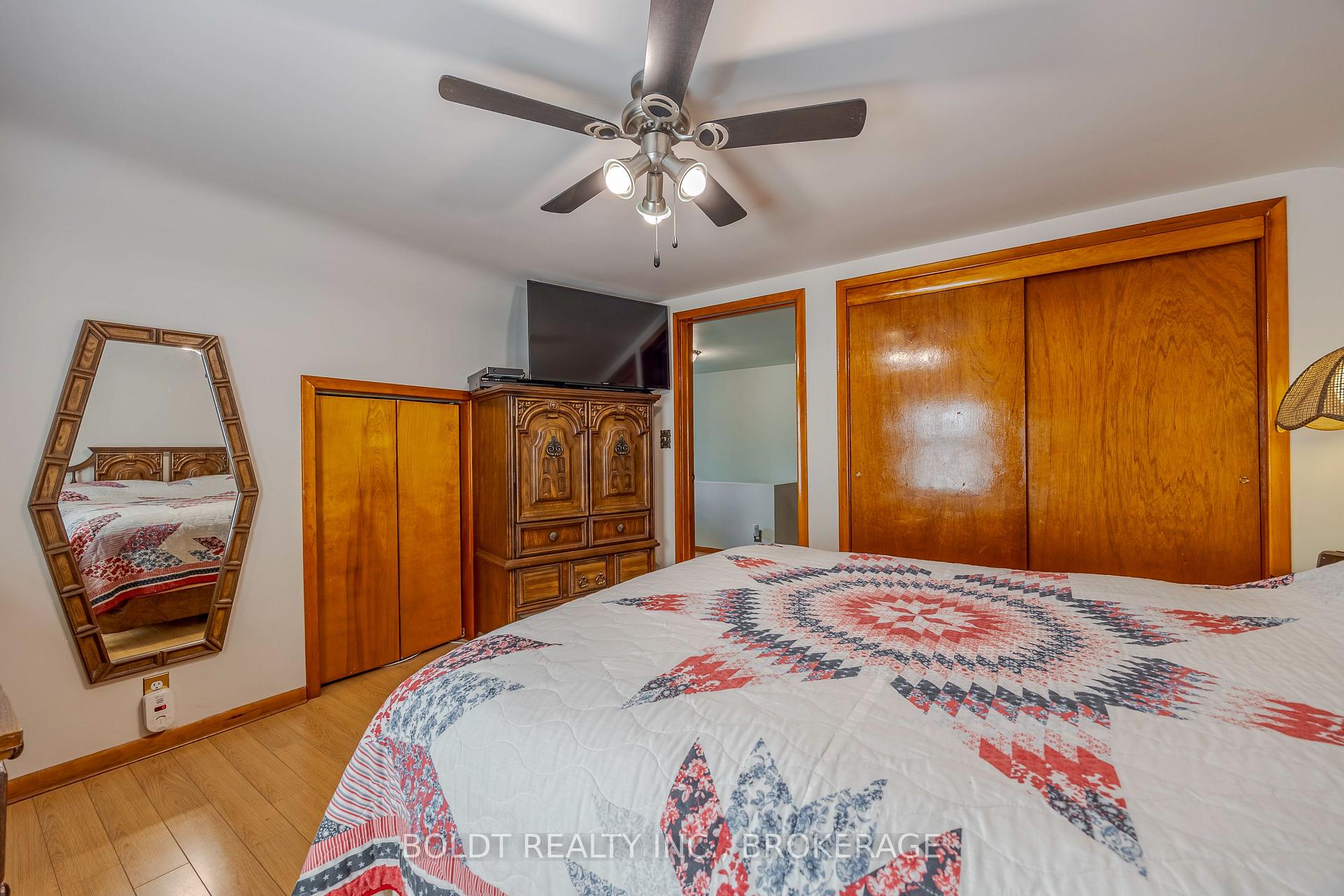 Photo 21 of 747 Ridge Road, Welland, Cooks Mills — HOMEH