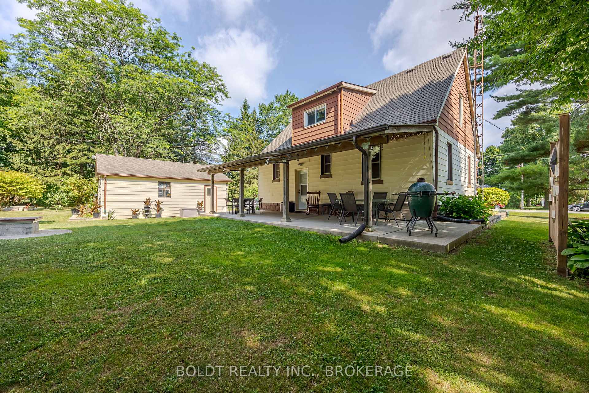 Photo 24 of 747 Ridge Road, Welland, Cooks Mills — HOMEH