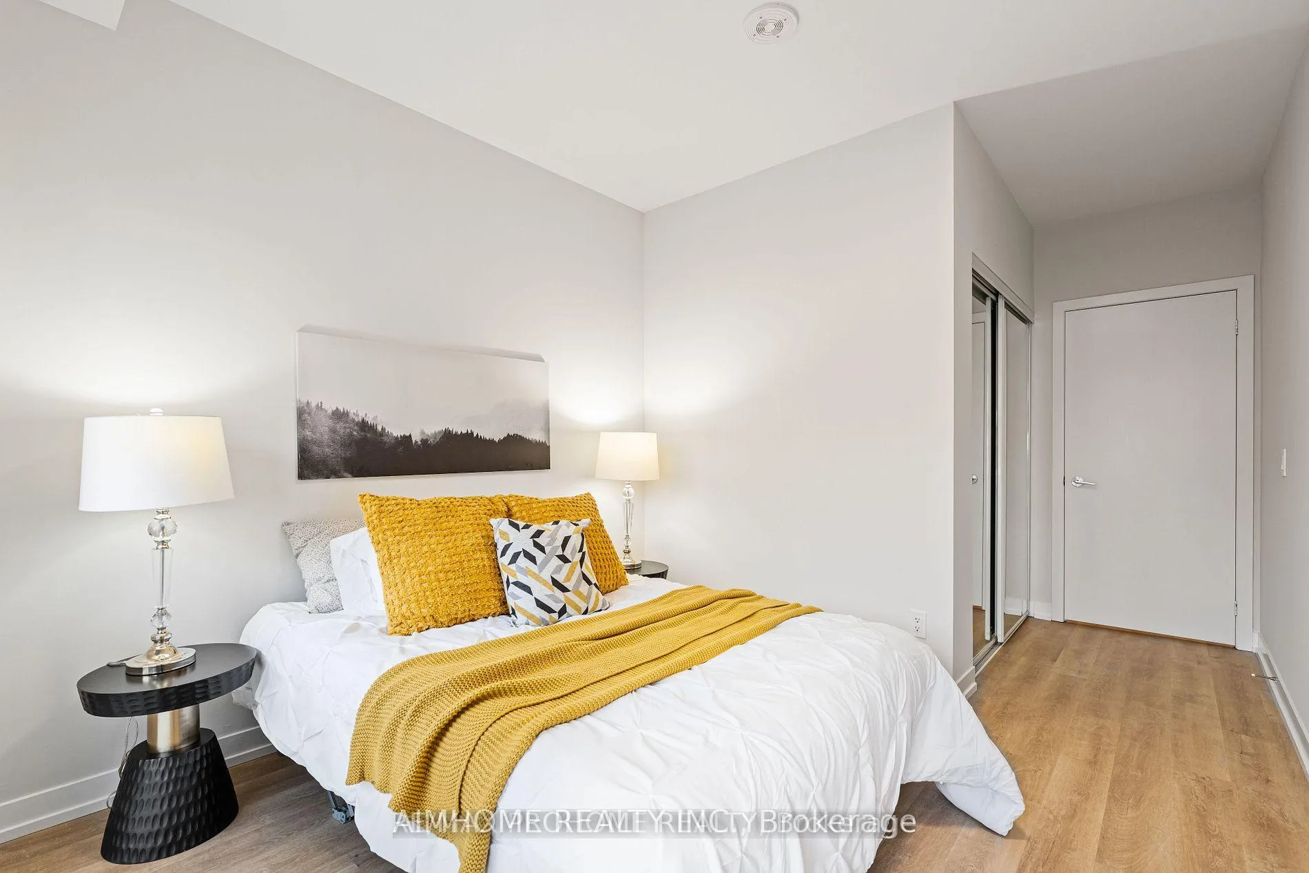 Photo 1 of 87 Wood St S Th01 St S, Toronto, Church-Yonge Corridor — HOMEH