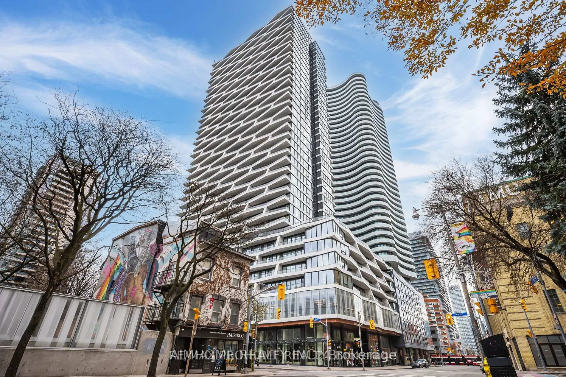 Photo 4 of 87 Wood St S Th01 St S, Toronto, Church-Yonge Corridor — HOMEH