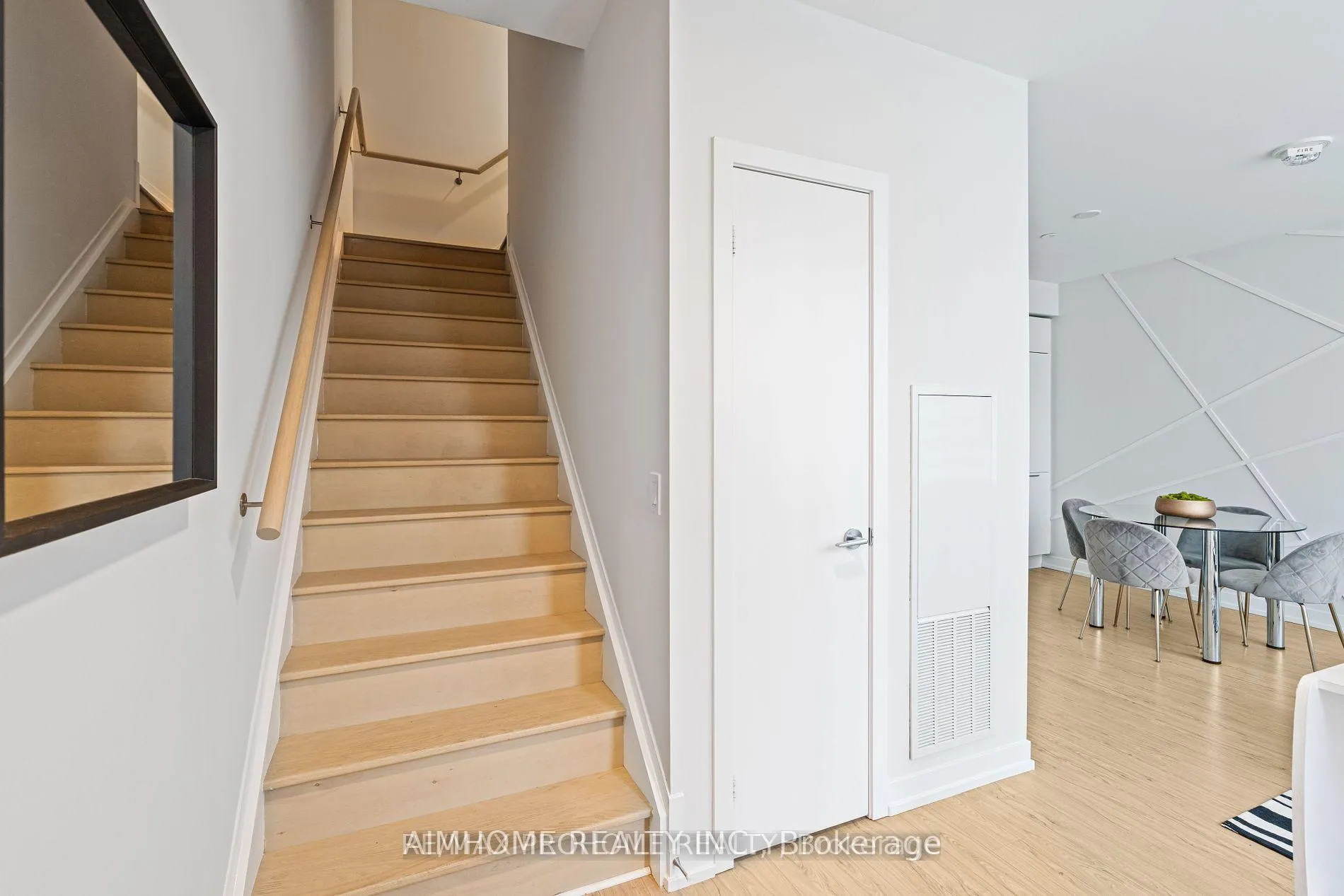 Photo 13 of 87 Wood St S Th01 St S, Toronto, Church-Yonge Corridor — HOMEH