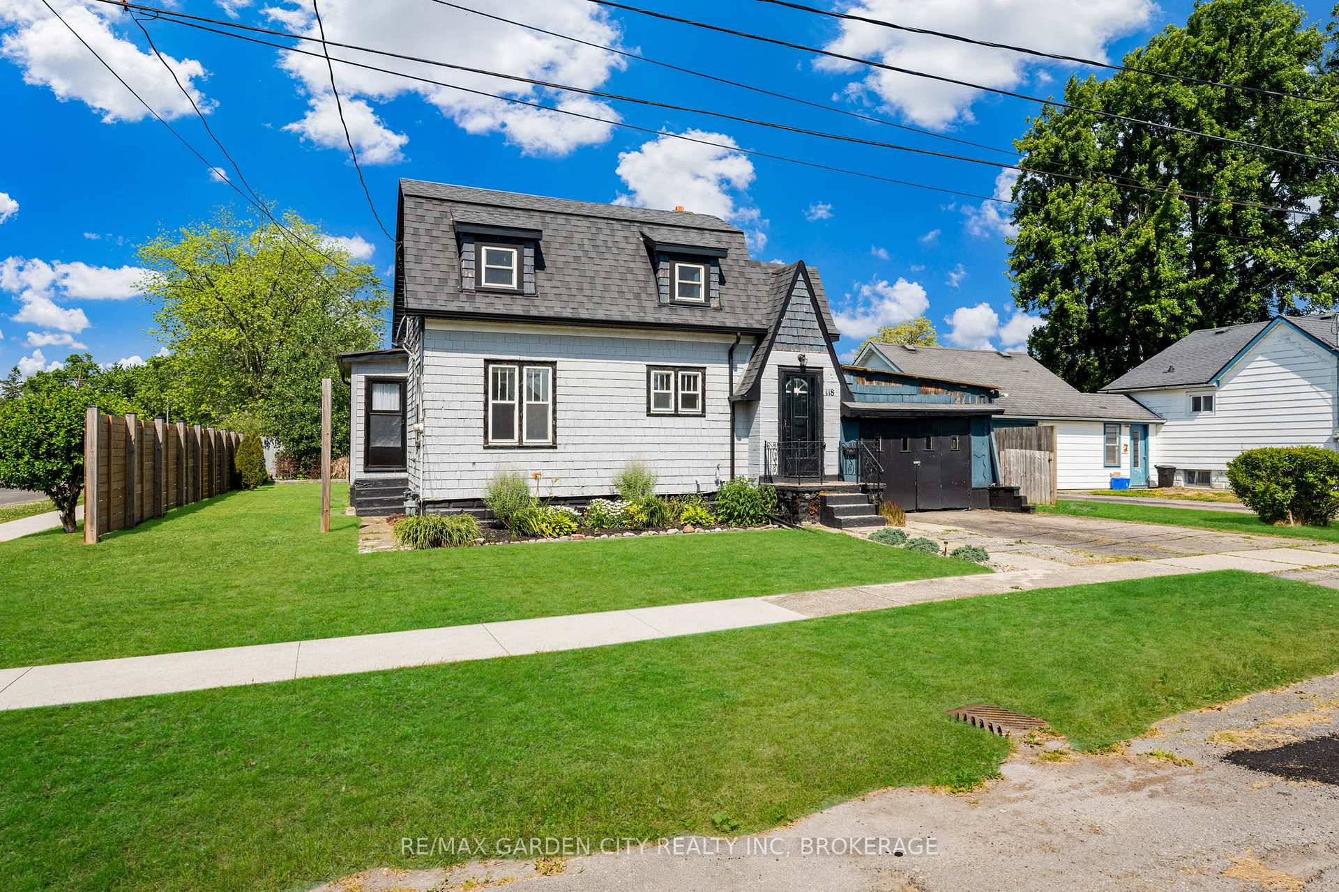 Photo 1 of 118 St Augustine Avenue, Welland, Broadway — HOMEH