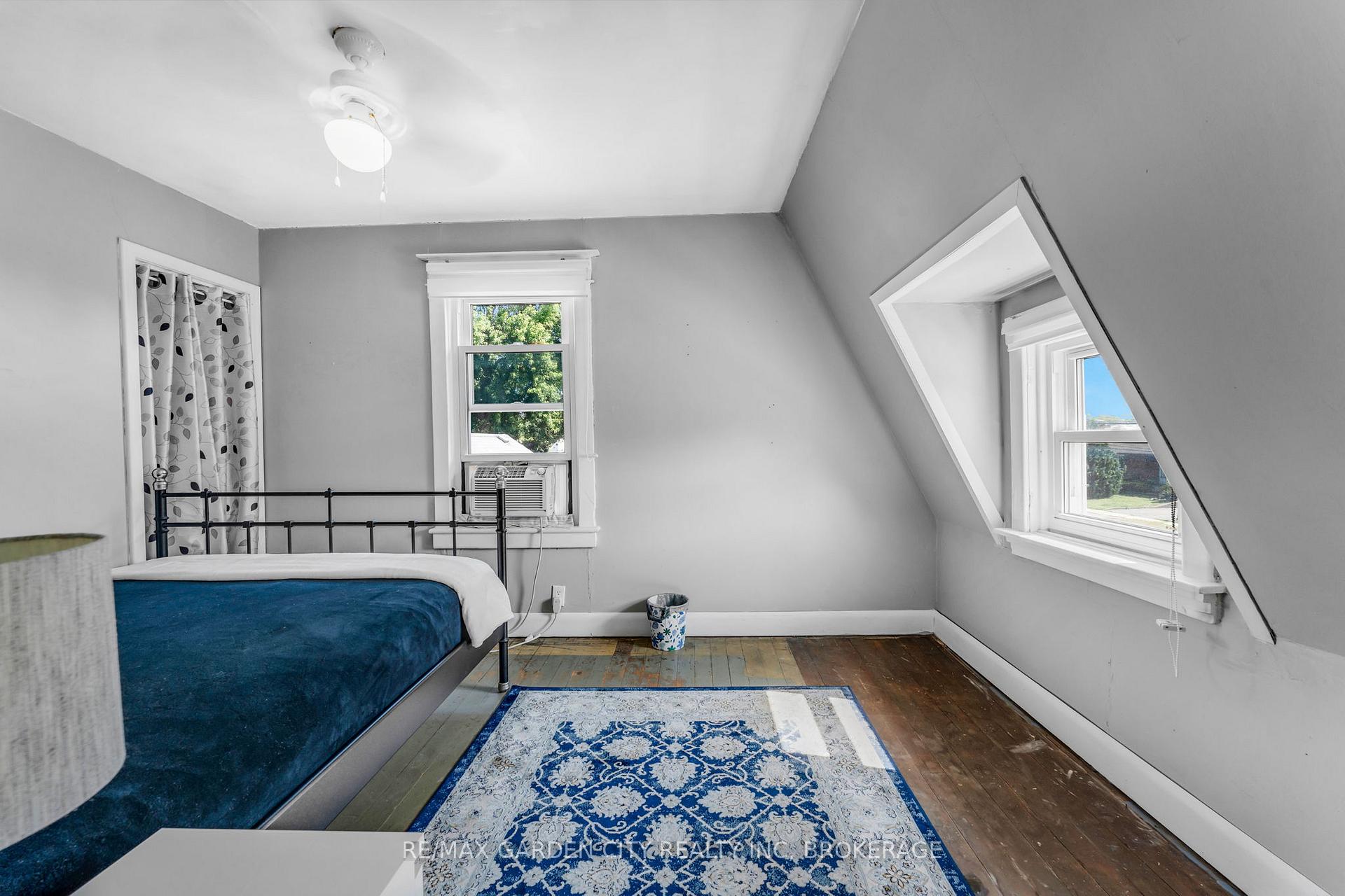 Photo 15 of 118 St Augustine Avenue, Welland, Broadway — HOMEH