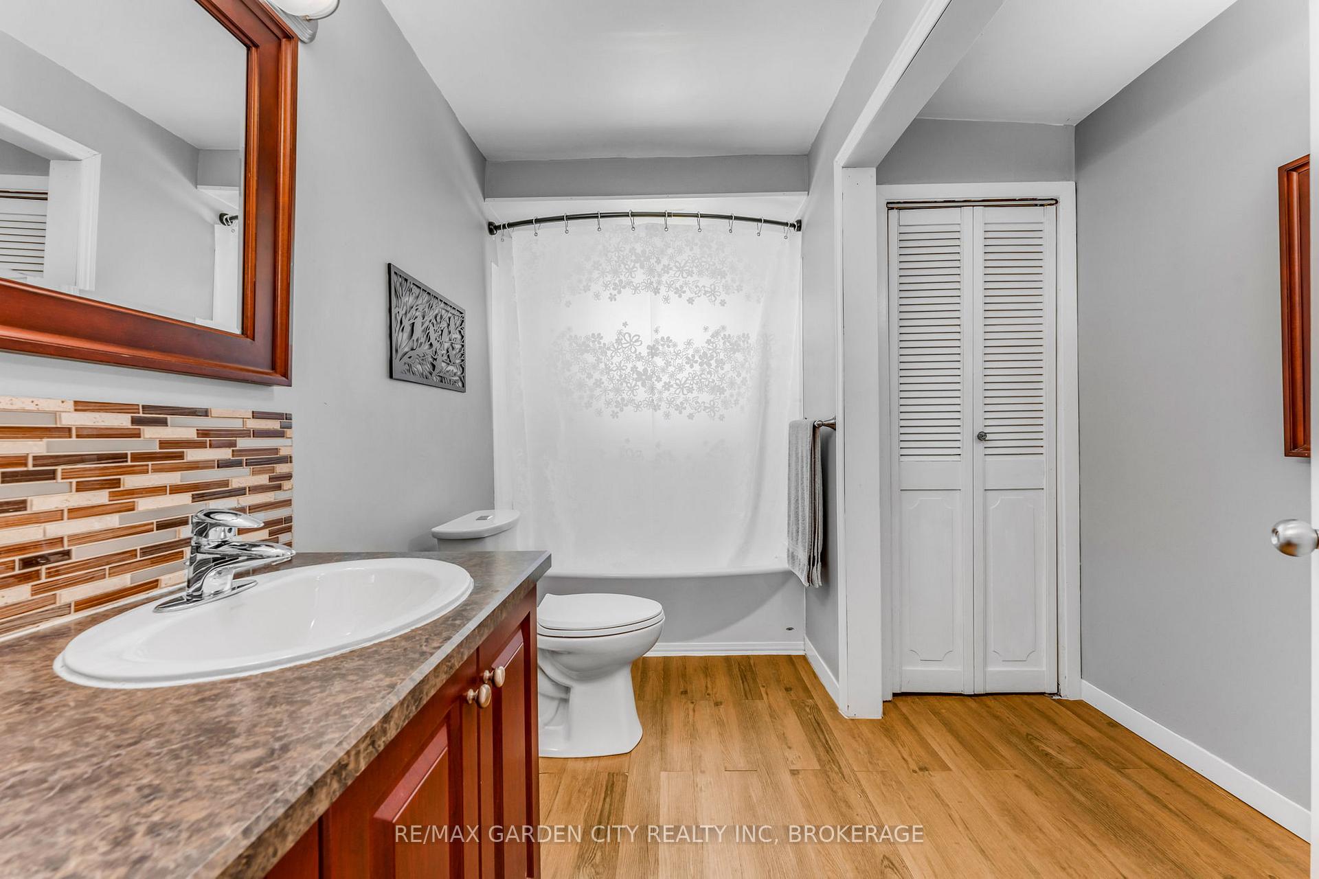 Photo 18 of 118 St Augustine Avenue, Welland, Broadway — HOMEH