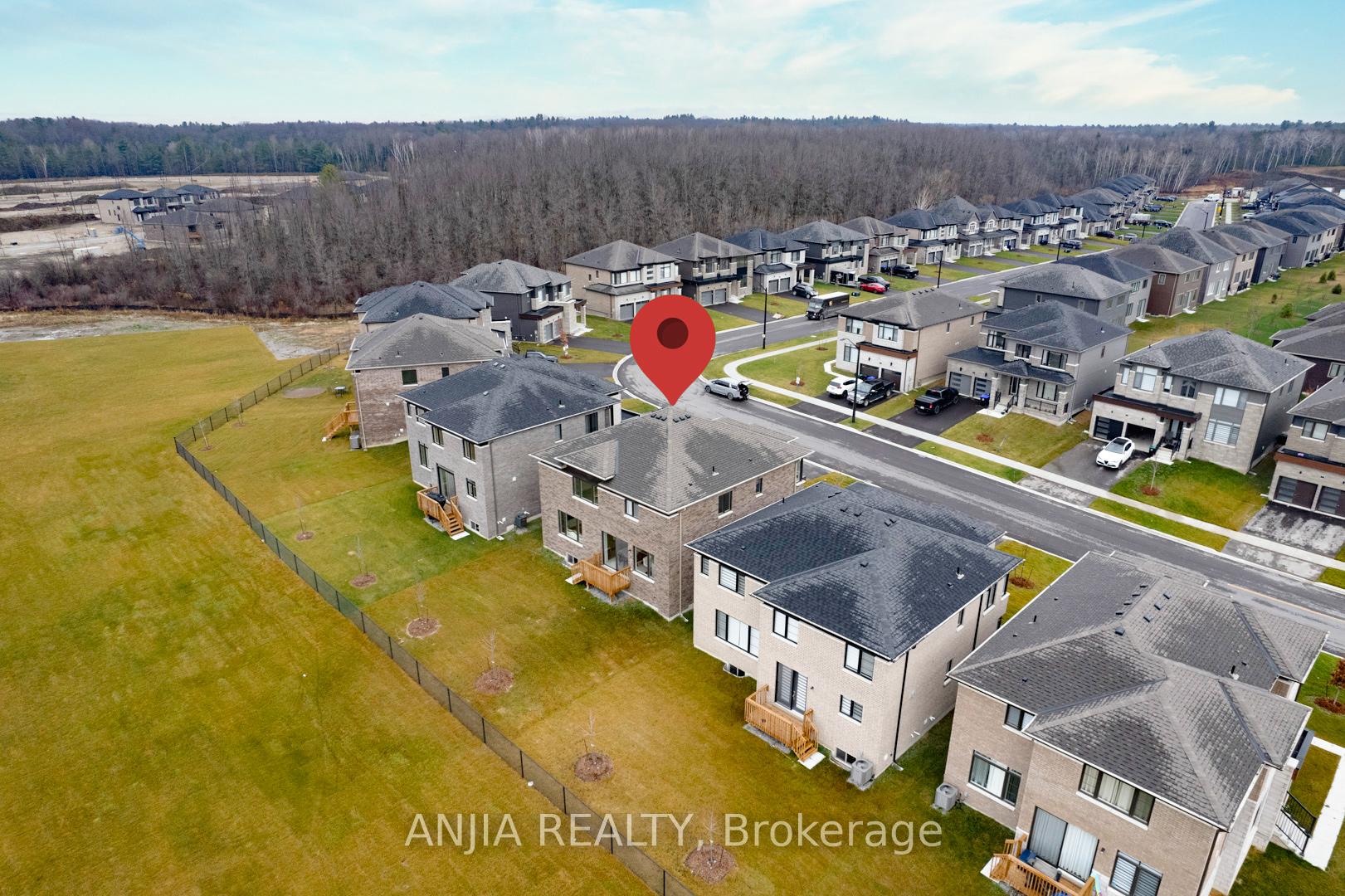 Photo 4 of 5 Del Ray Crescent, Wasaga Beach — HOMEH