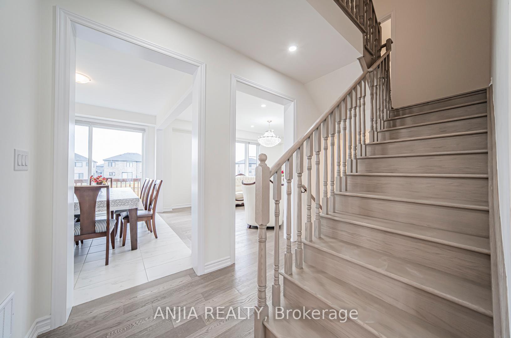 Photo 10 of 5 Del Ray Crescent, Wasaga Beach — HOMEH