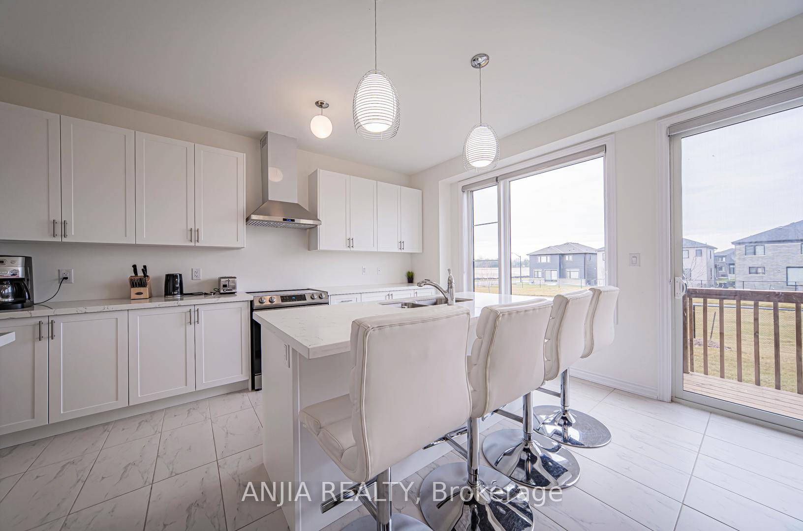 Photo 14 of 5 Del Ray Crescent, Wasaga Beach — HOMEH