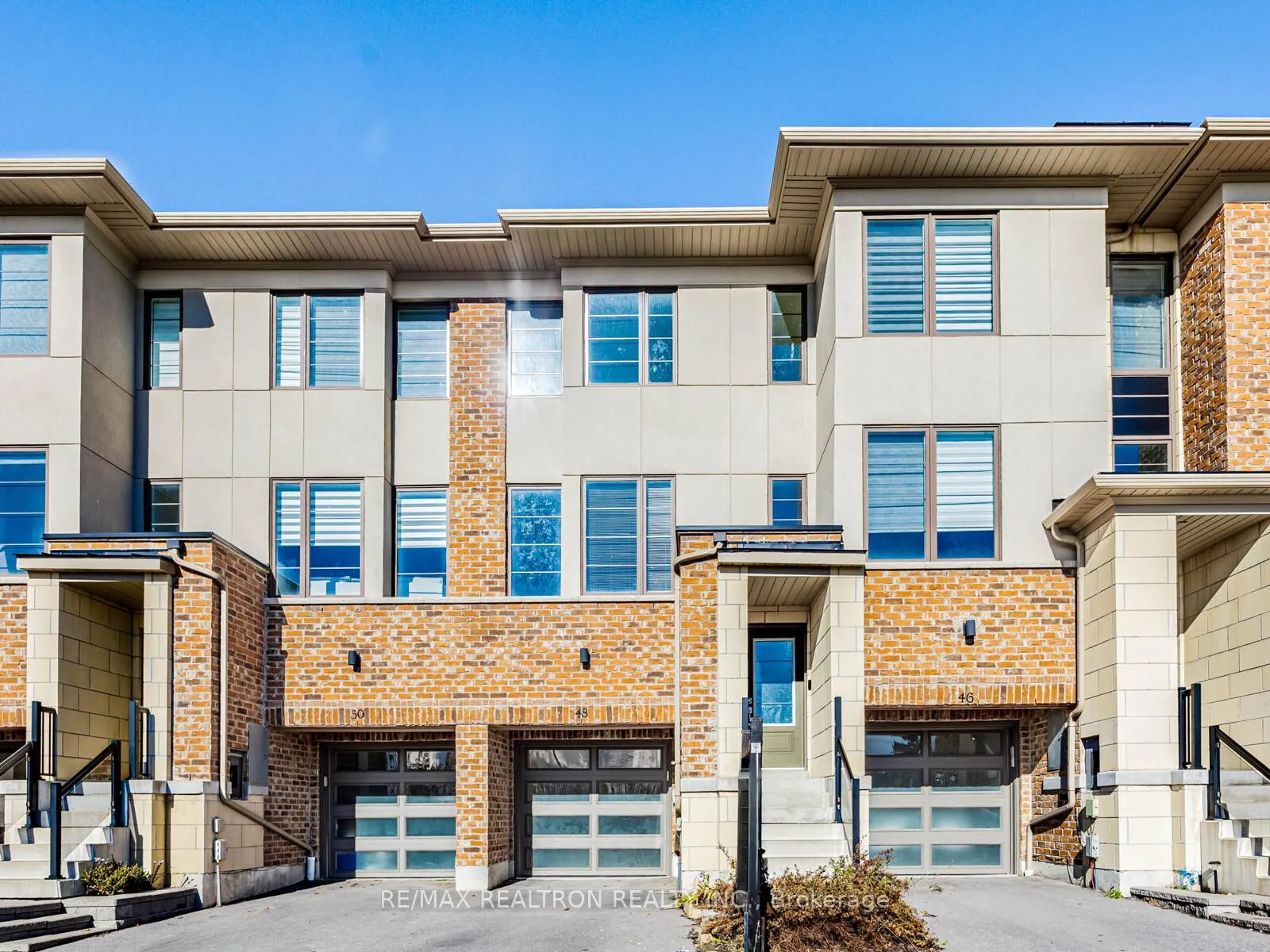 Photo 2 of 48 Shawfield Way, Whitby, Pringle Creek — HOMEH