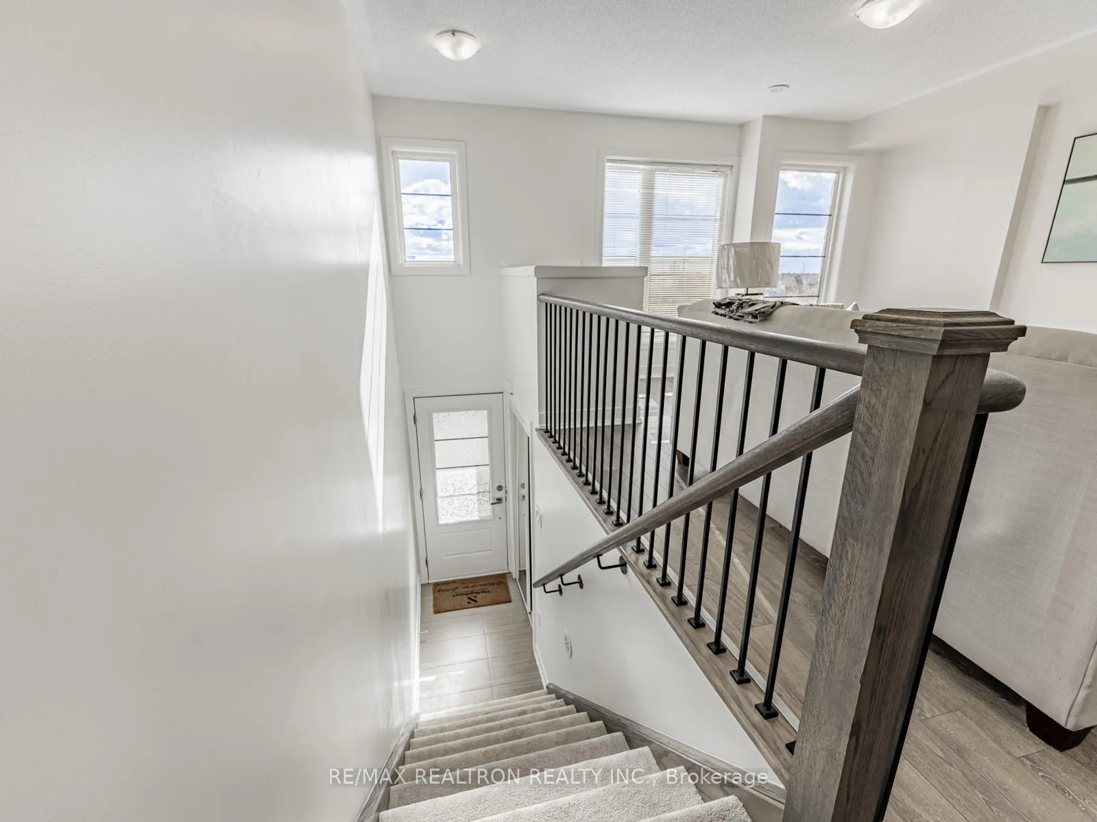 Photo 3 of 48 Shawfield Way, Whitby, Pringle Creek — HOMEH