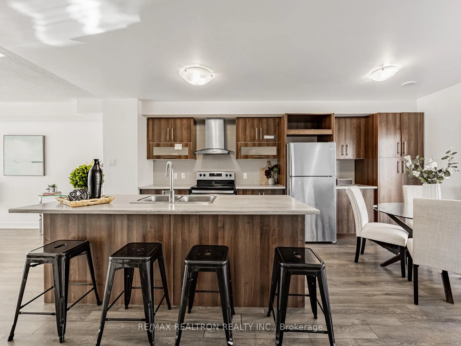 Photo 13 of 48 Shawfield Way, Whitby, Pringle Creek — HOMEH