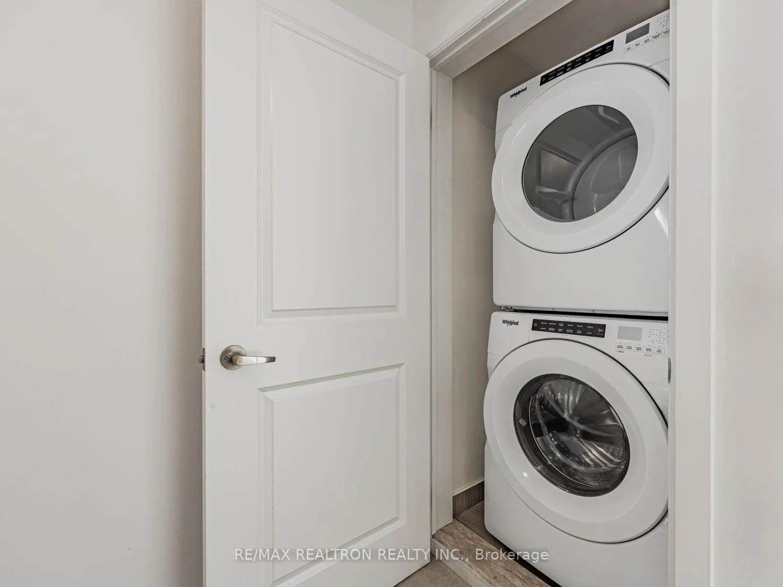 Photo 17 of 48 Shawfield Way, Whitby, Pringle Creek — HOMEH