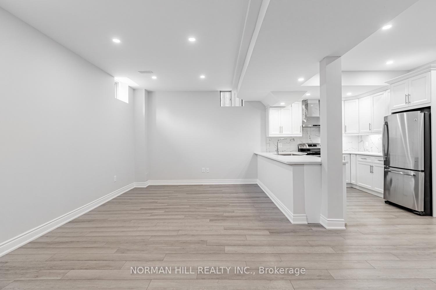 Photo 7 of 92 Balderson Drive, Vaughan, Kleinburg — HOMEH
