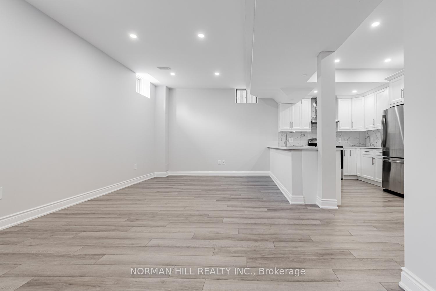Photo 8 of 92 Balderson Drive, Vaughan, Kleinburg — HOMEH