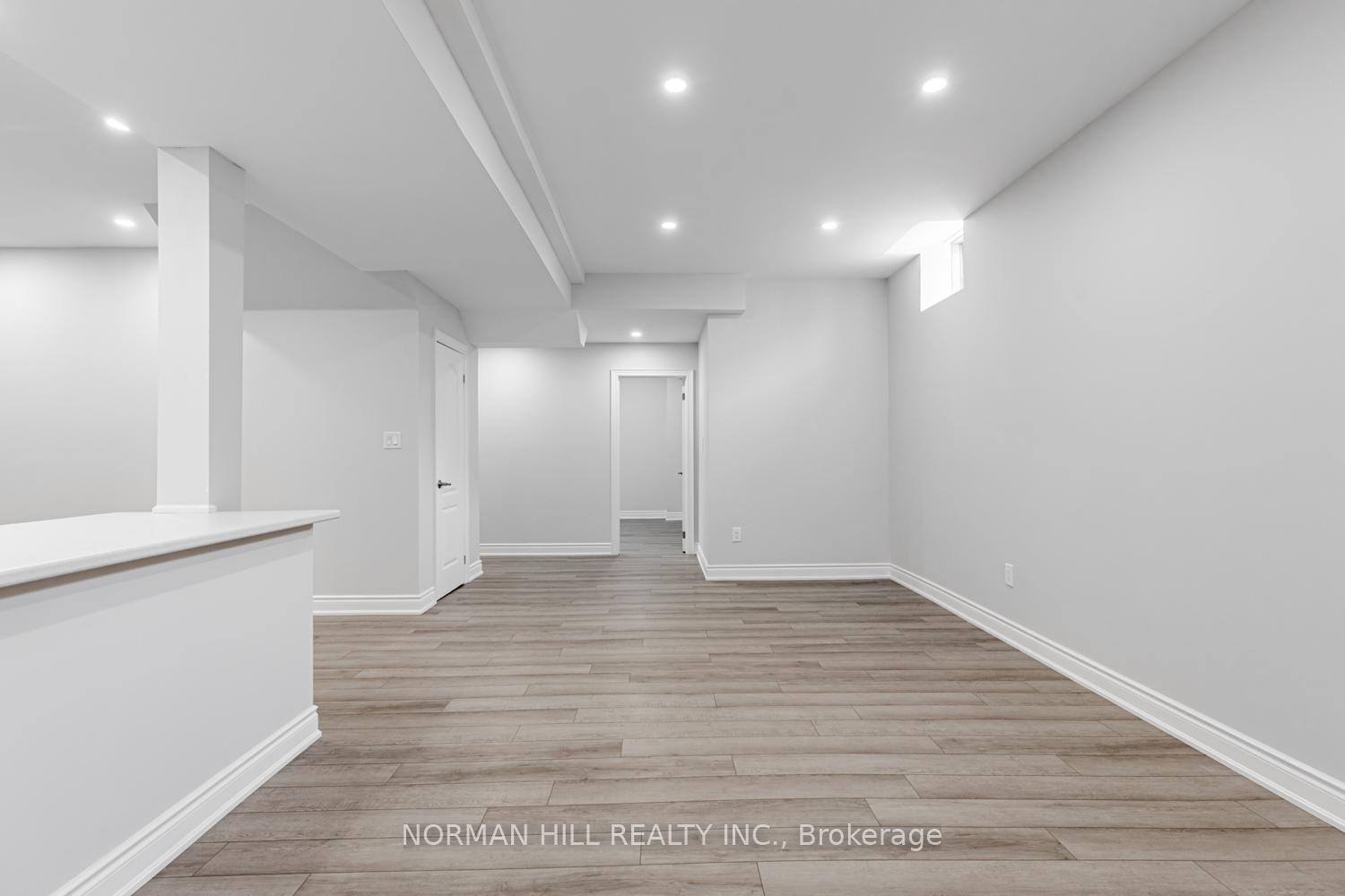 Photo 9 of 92 Balderson Drive, Vaughan, Kleinburg — HOMEH