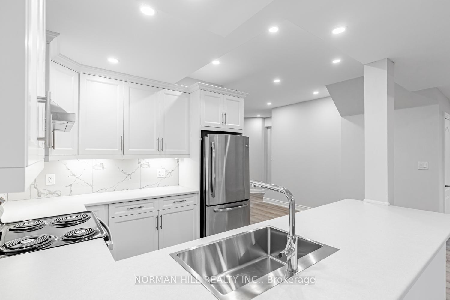 Photo 11 of 92 Balderson Drive, Vaughan, Kleinburg — HOMEH