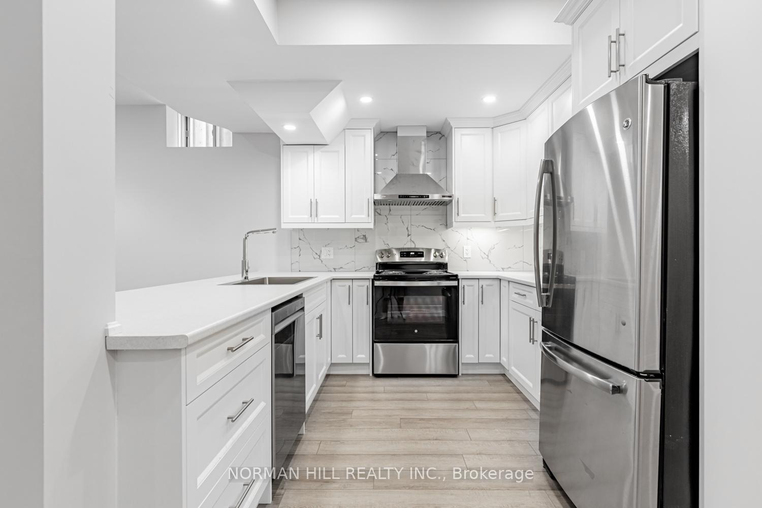Photo 13 of 92 Balderson Drive, Vaughan, Kleinburg — HOMEH