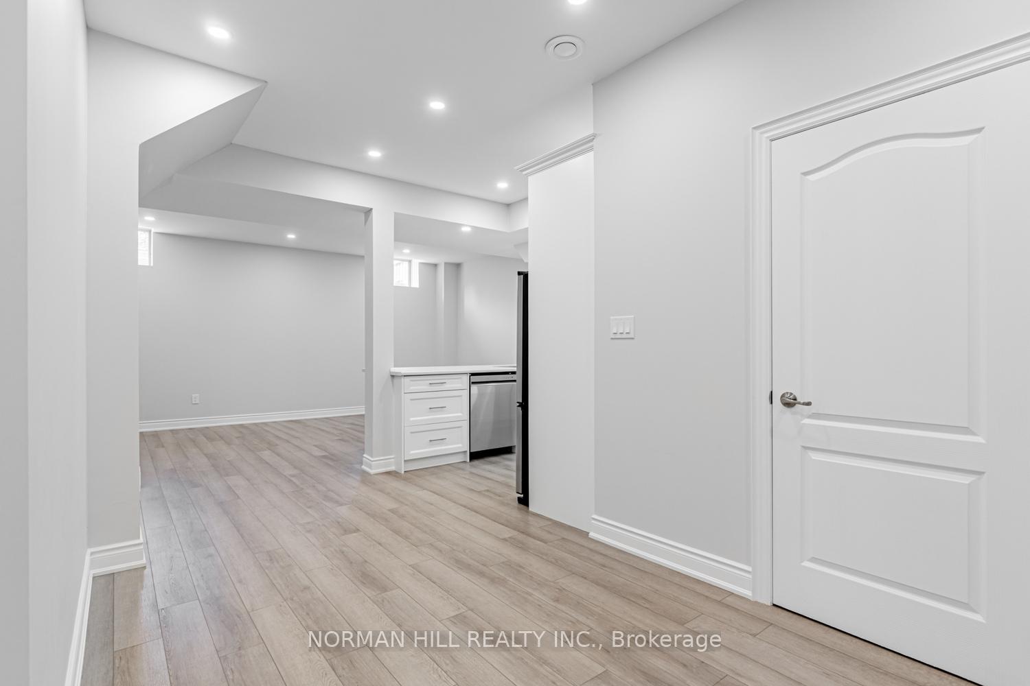 Photo 15 of 92 Balderson Drive, Vaughan, Kleinburg — HOMEH