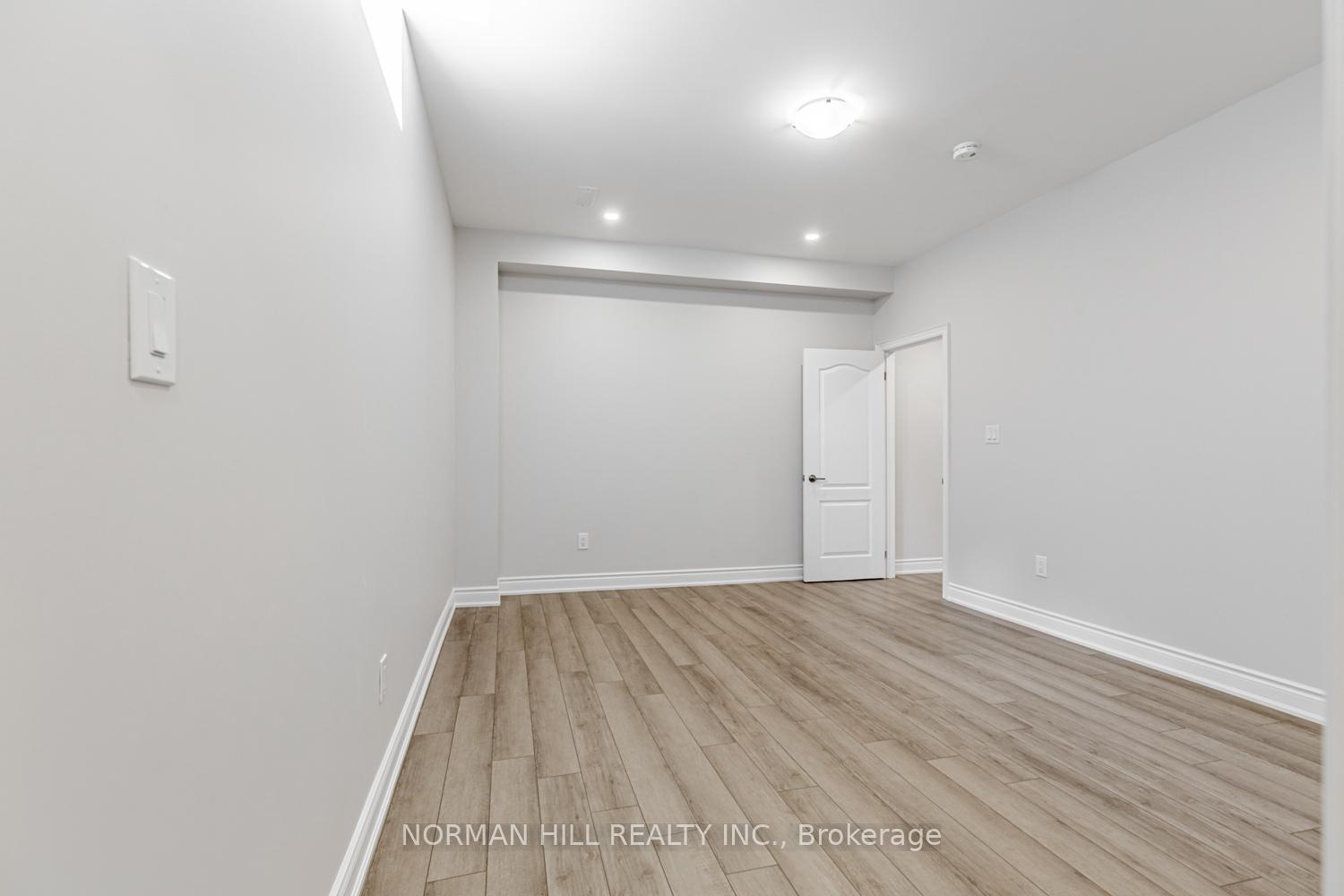 Photo 17 of 92 Balderson Drive, Vaughan, Kleinburg — HOMEH