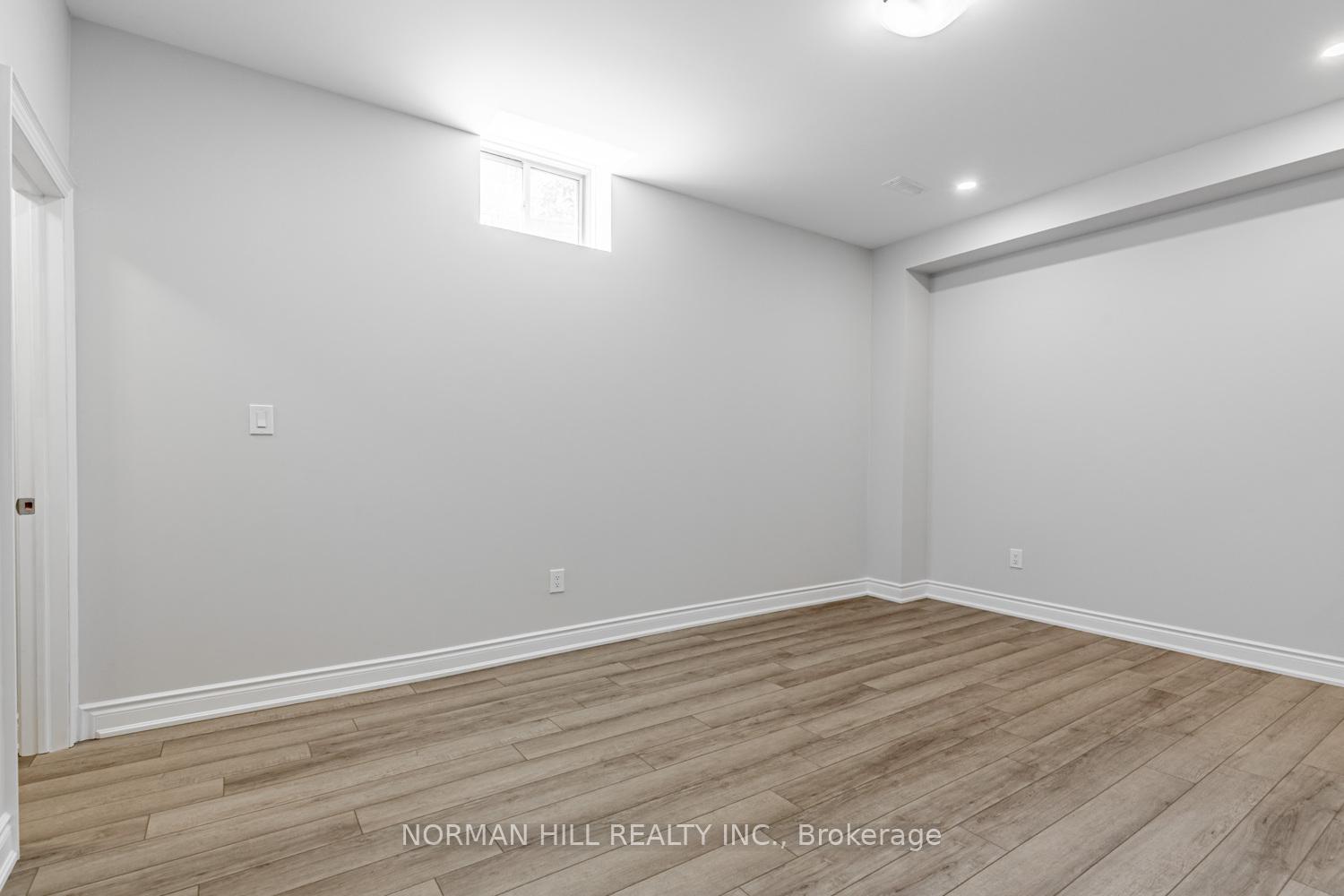 Photo 20 of 92 Balderson Drive, Vaughan, Kleinburg — HOMEH