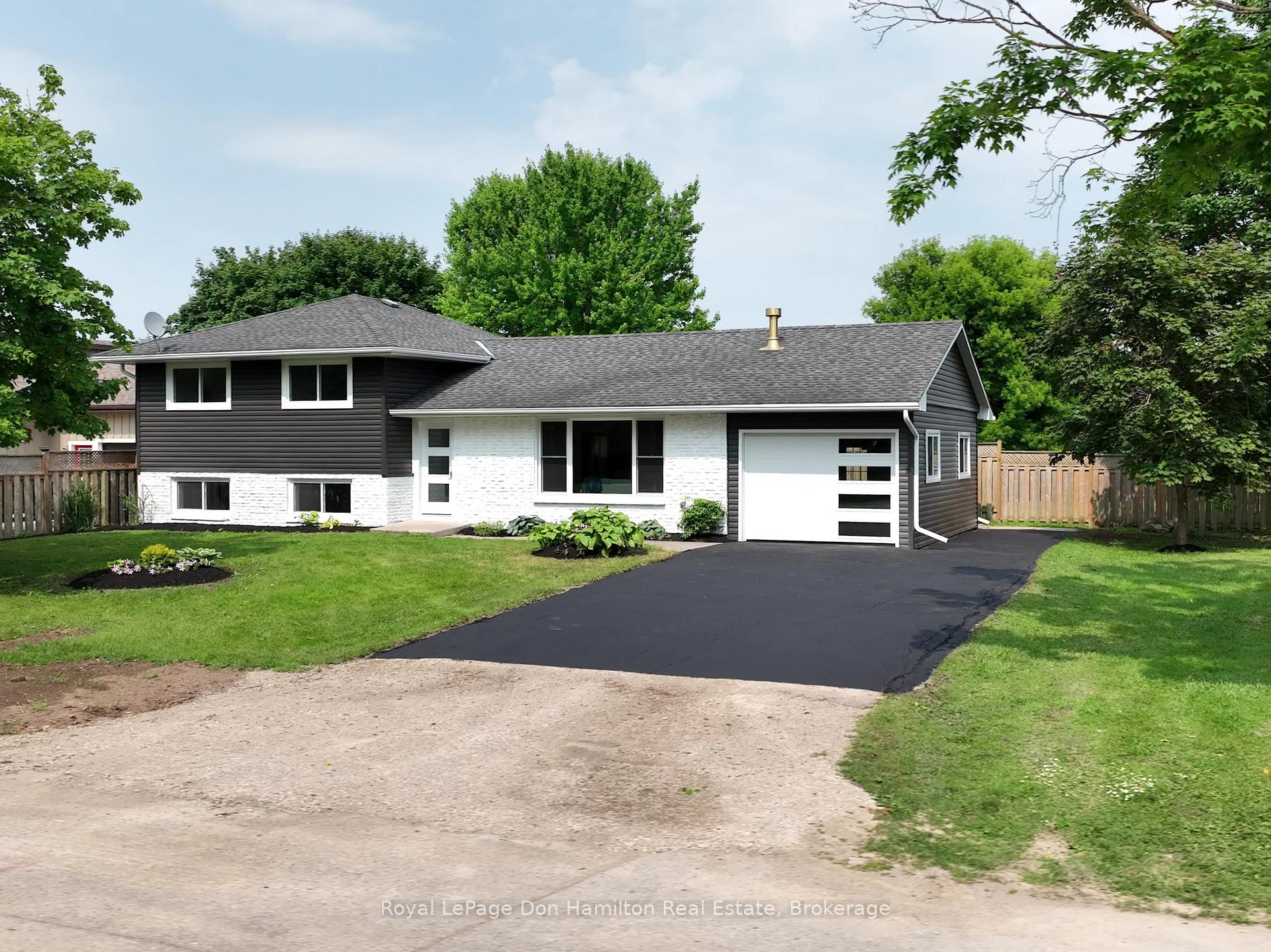 Photo 3 of 83 Lorne Avenue, Bluewater, Hensall — HOMEH