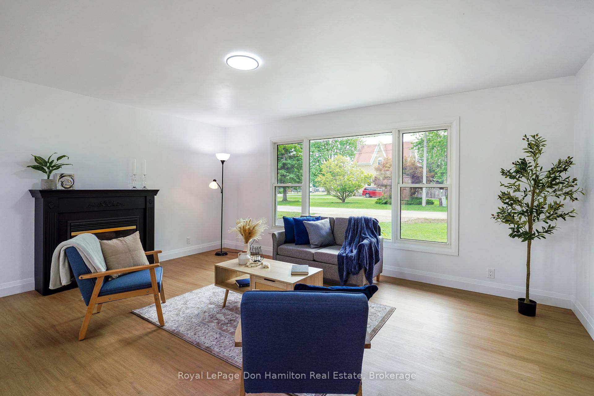 Photo 5 of 83 Lorne Avenue, Bluewater, Hensall — HOMEH
