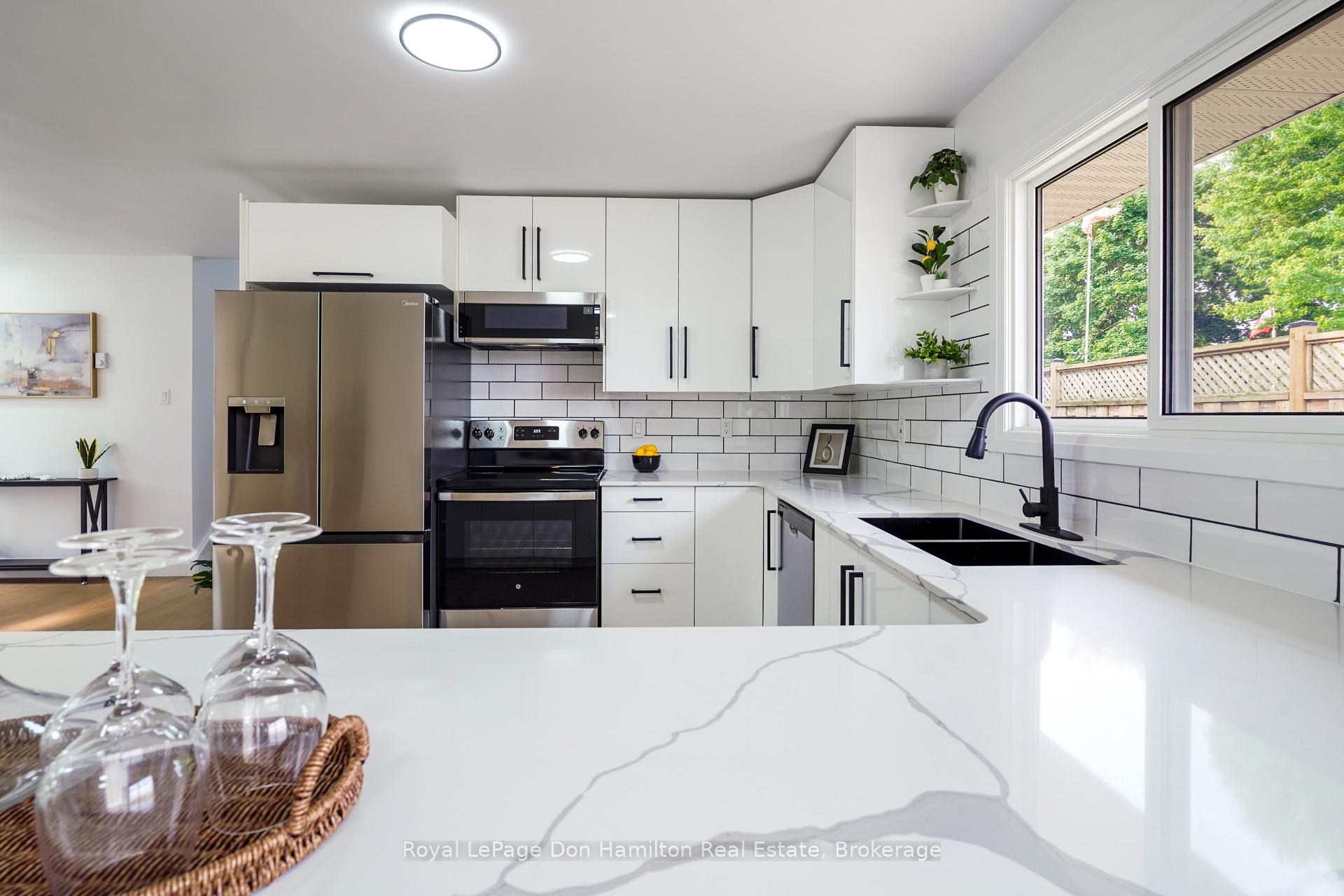 Photo 13 of 83 Lorne Avenue, Bluewater, Hensall — HOMEH
