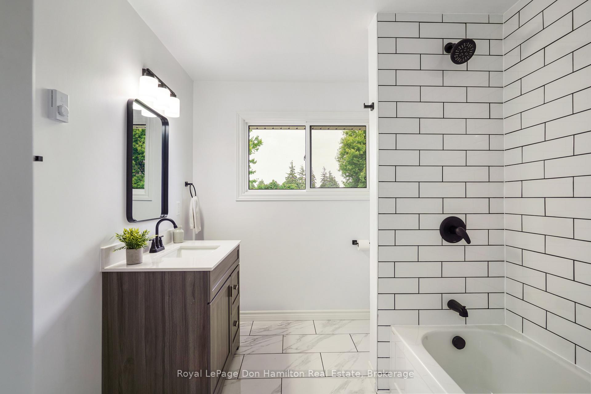 Photo 24 of 83 Lorne Avenue, Bluewater, Hensall — HOMEH