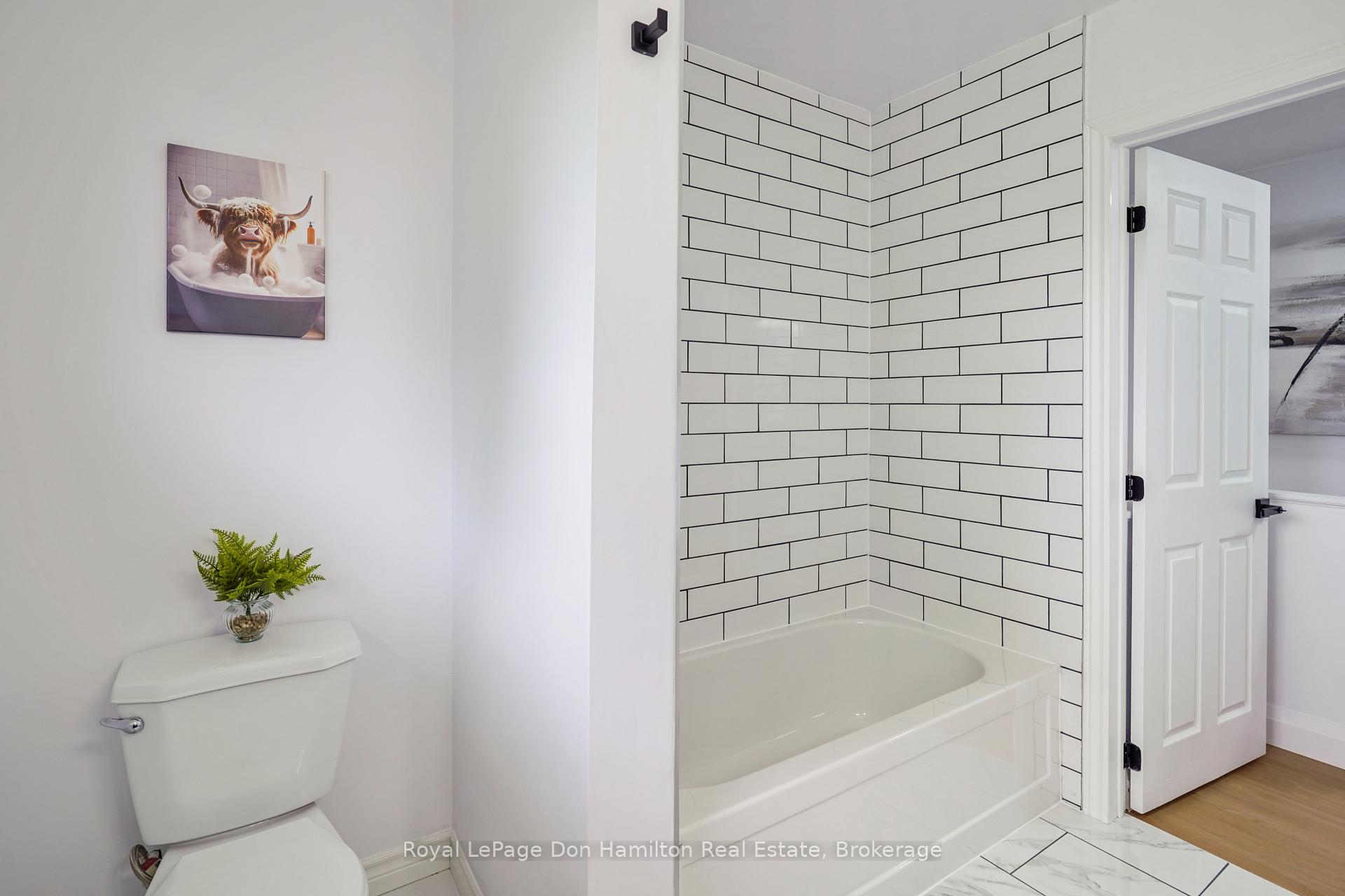 Photo 25 of 83 Lorne Avenue, Bluewater, Hensall — HOMEH
