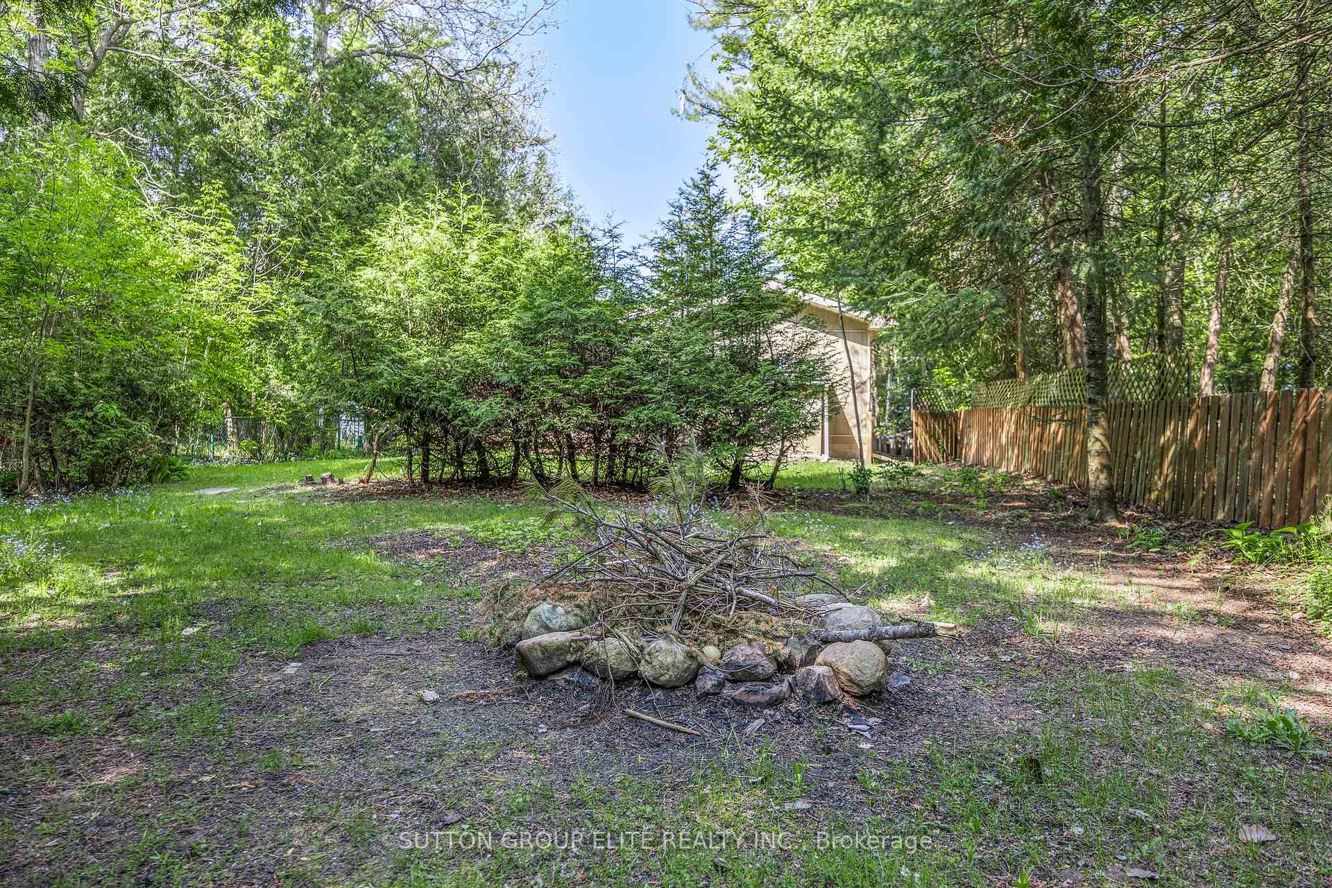 Photo 42 of 25 Sylvan Avenue, Wasaga Beach — HOMEH