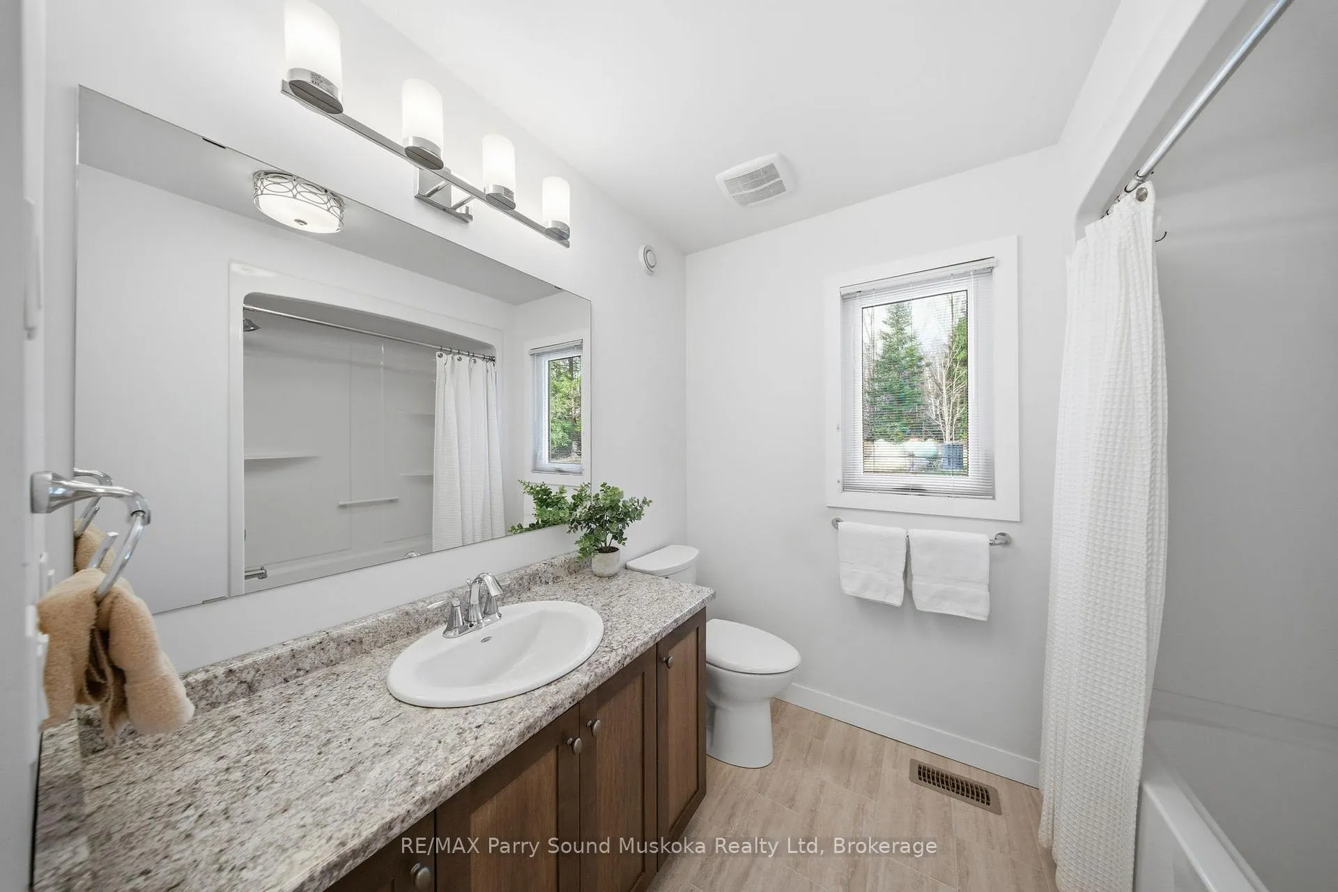 Photo 32 of 215 Dunchurch Estates Road, Whitestone, Hagerman — HOMEH