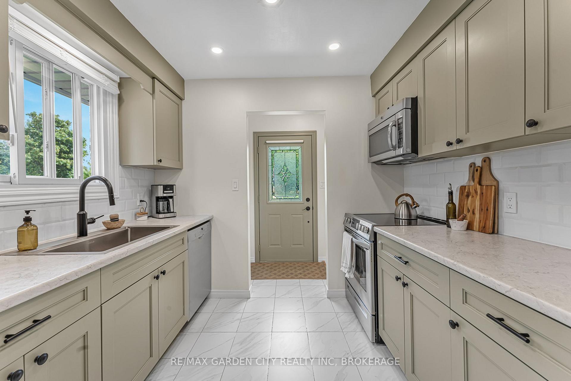 Photo 8 of 92 Glen Park Drive, Welland, Prince Charles — HOMEH