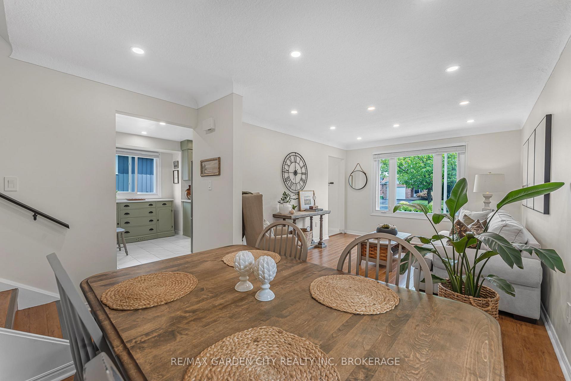 Photo 16 of 92 Glen Park Drive, Welland, Prince Charles — HOMEH