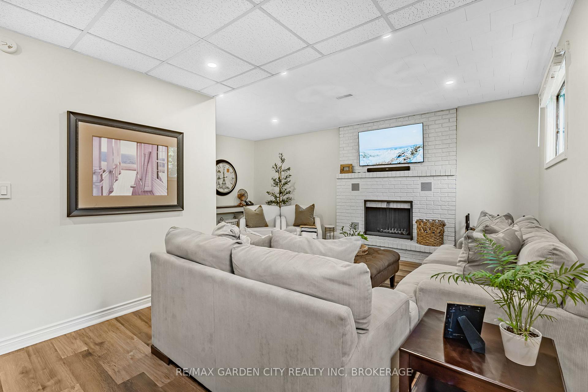 Photo 26 of 92 Glen Park Drive, Welland, Prince Charles — HOMEH