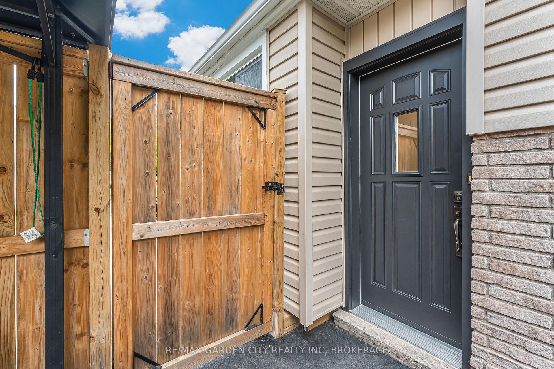 Photo 37 of 92 Glen Park Drive, Welland, Prince Charles — HOMEH