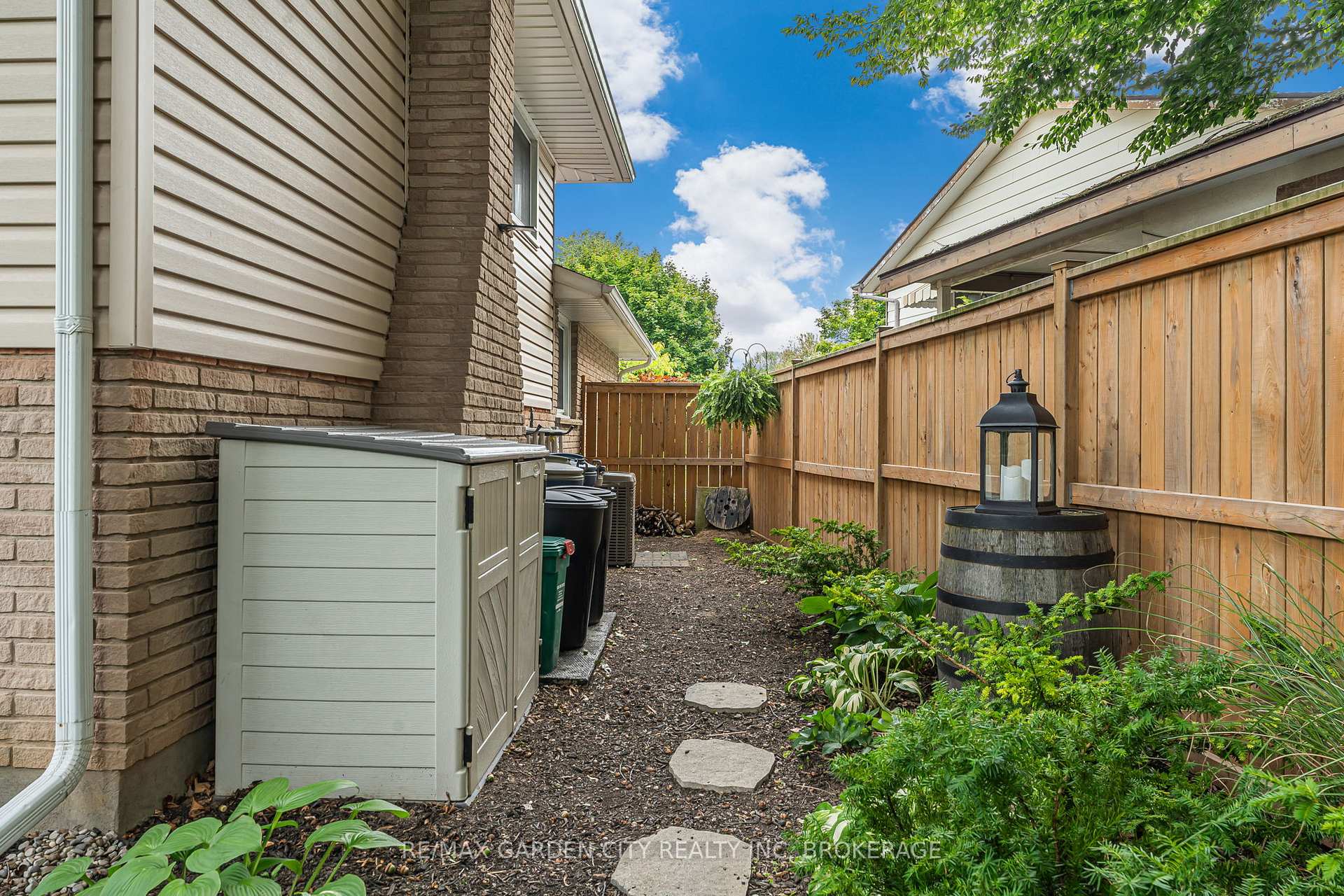 Photo 44 of 92 Glen Park Drive, Welland, Prince Charles — HOMEH