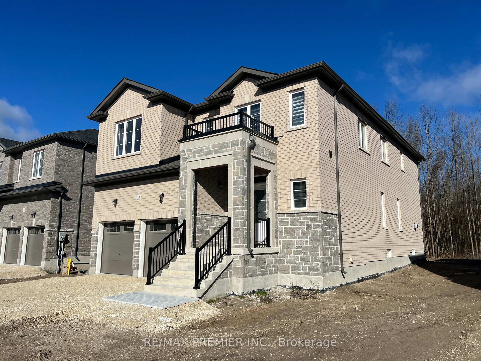 Photo 1 of 32 Amber Drive, Wasaga Beach — HOMEH