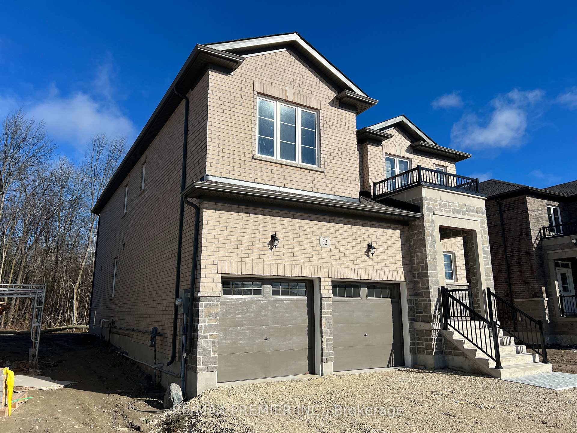 Photo 3 of 32 Amber Drive, Wasaga Beach — HOMEH
