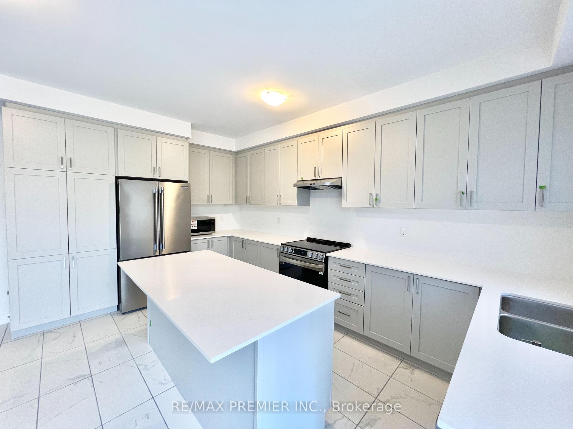 Photo 6 of 32 Amber Drive, Wasaga Beach — HOMEH