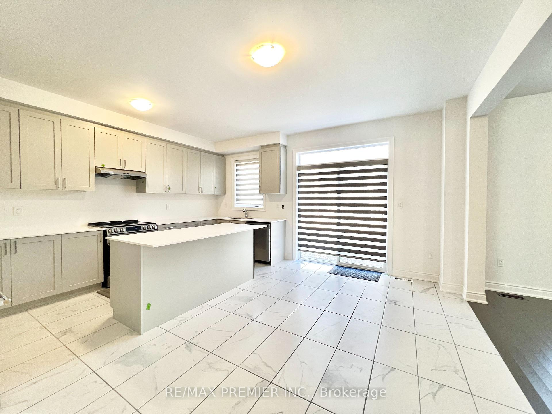 Photo 7 of 32 Amber Drive, Wasaga Beach — HOMEH