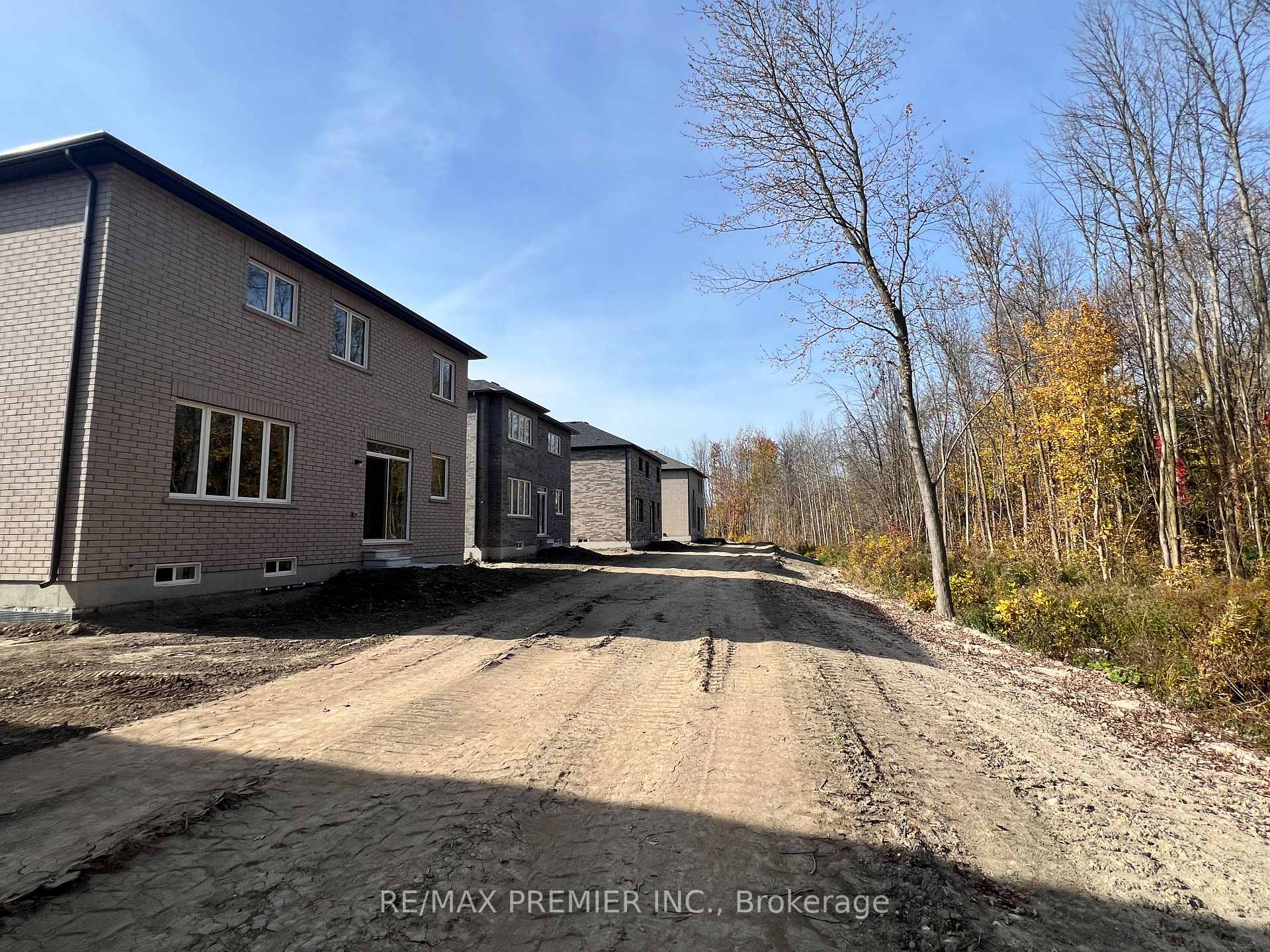 Photo 36 of 32 Amber Drive, Wasaga Beach — HOMEH