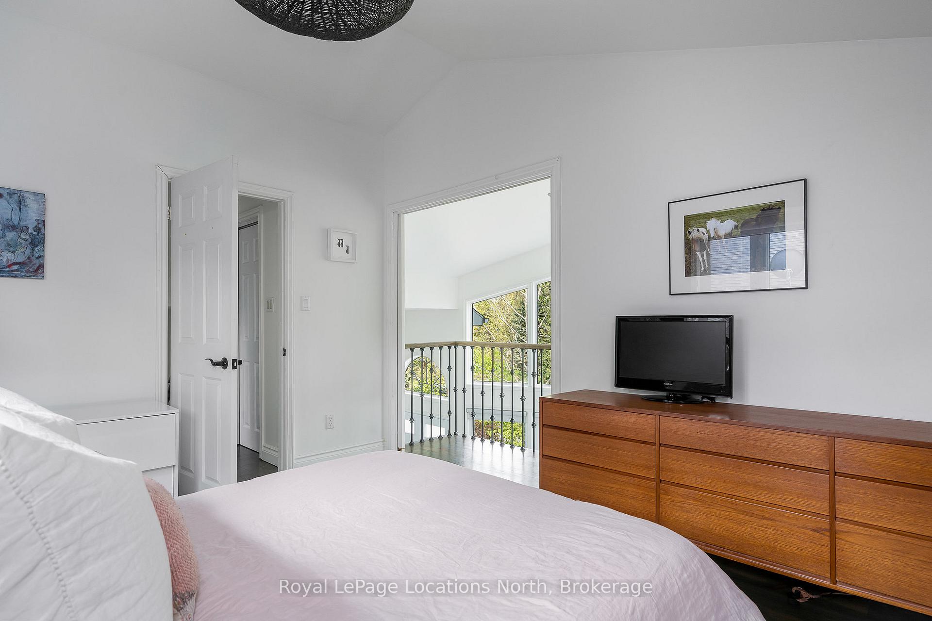 Photo 33 of 3 Simcoe Street, Wasaga Beach — HOMEH