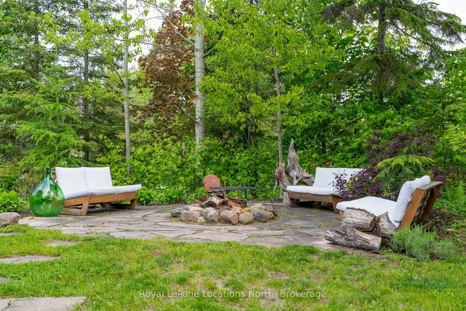 Photo 46 of 3 Simcoe Street, Wasaga Beach — HOMEH