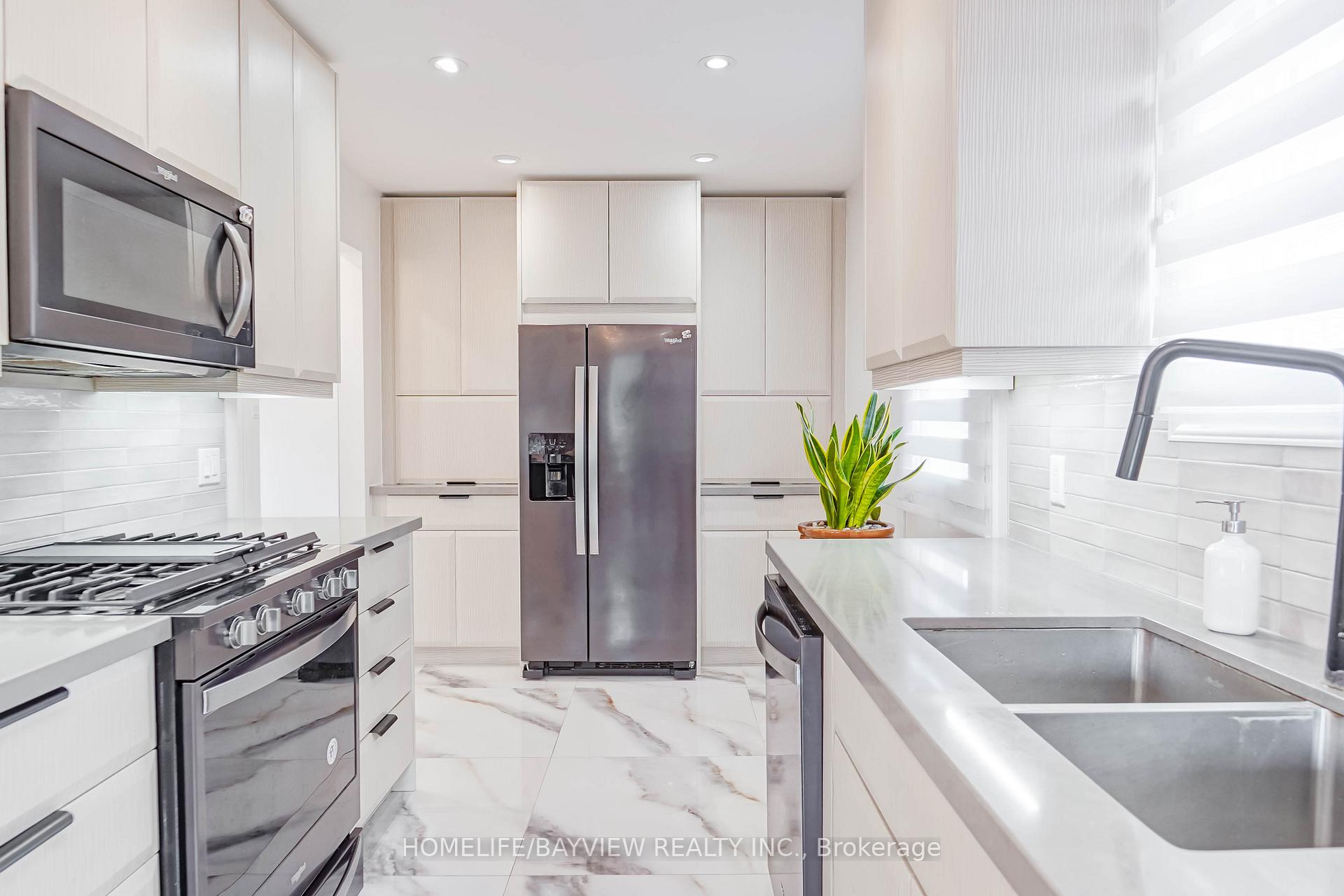 Photo 13 of 63 Seaton Drive, Aurora, Aurora Highlands — HOMEH
