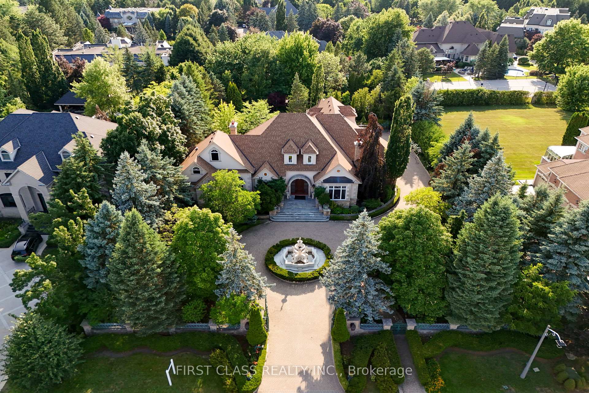Photo 1 of 121 Flatbush Avenue, Vaughan, East Woodbridge — HOMEH