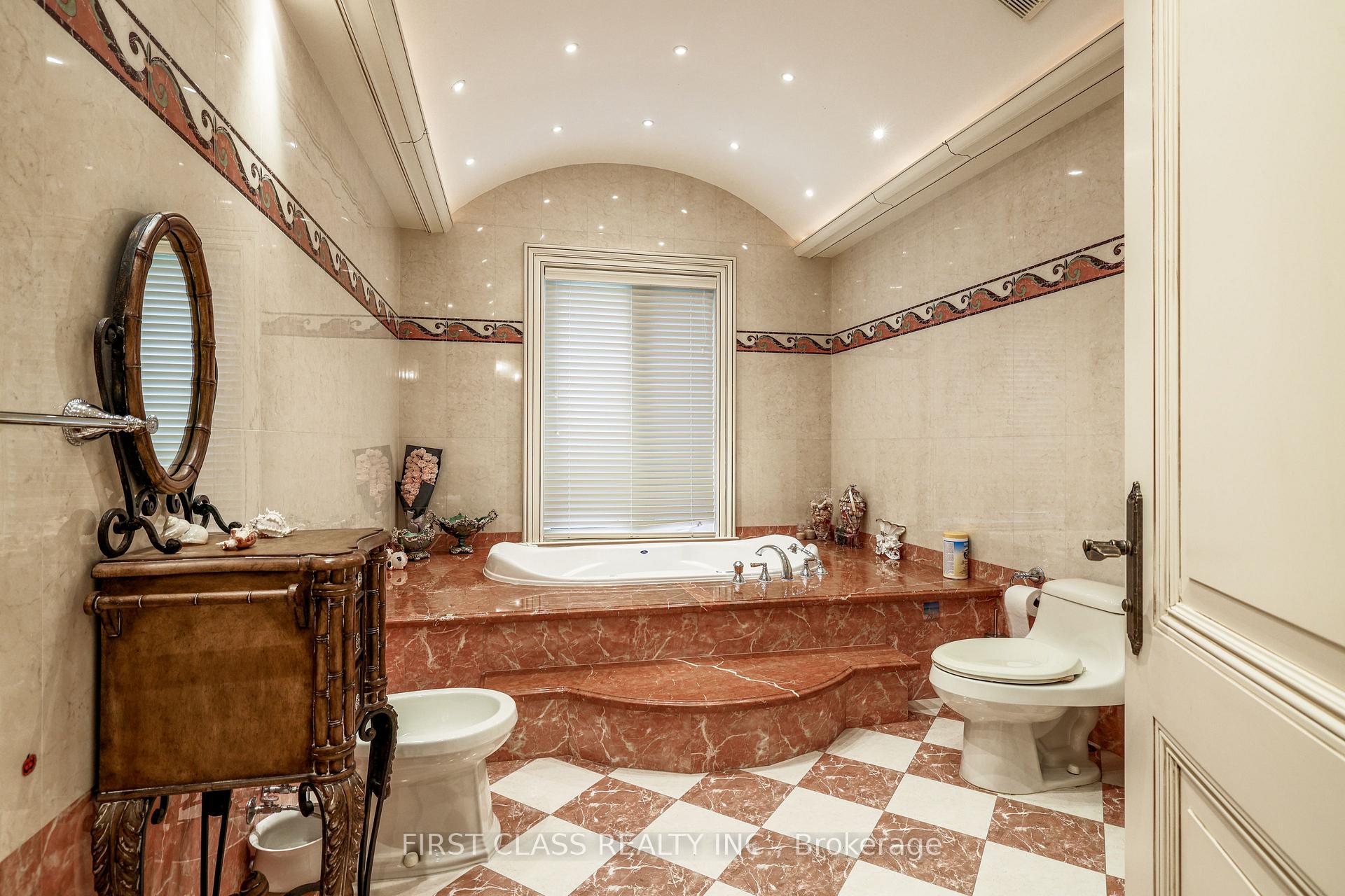 Photo 16 of 121 Flatbush Avenue, Vaughan, East Woodbridge — HOMEH