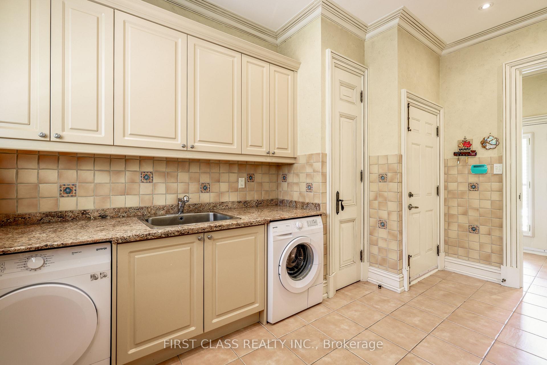 Photo 31 of 121 Flatbush Avenue, Vaughan, East Woodbridge — HOMEH