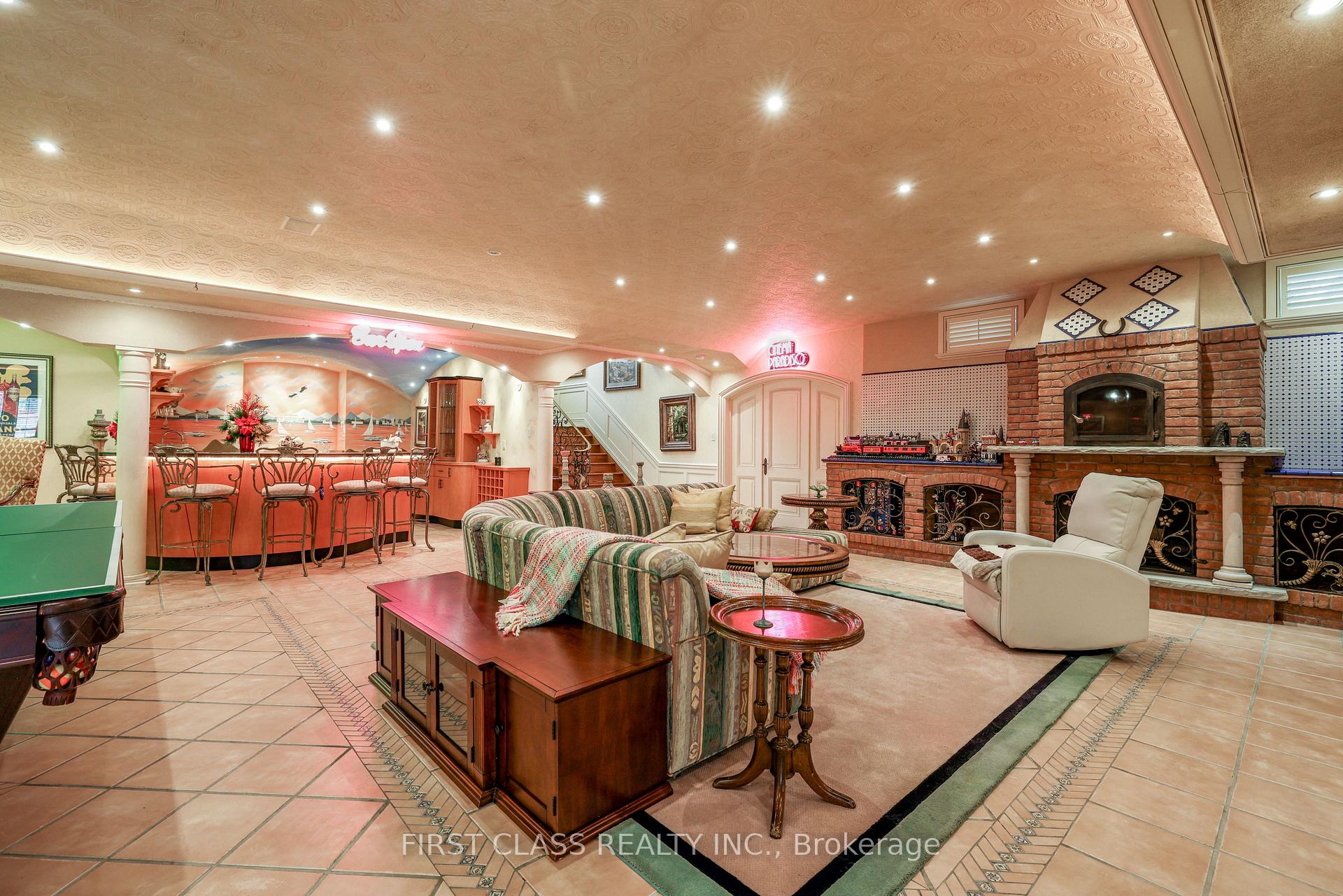 Photo 38 of 121 Flatbush Avenue, Vaughan, East Woodbridge — HOMEH
