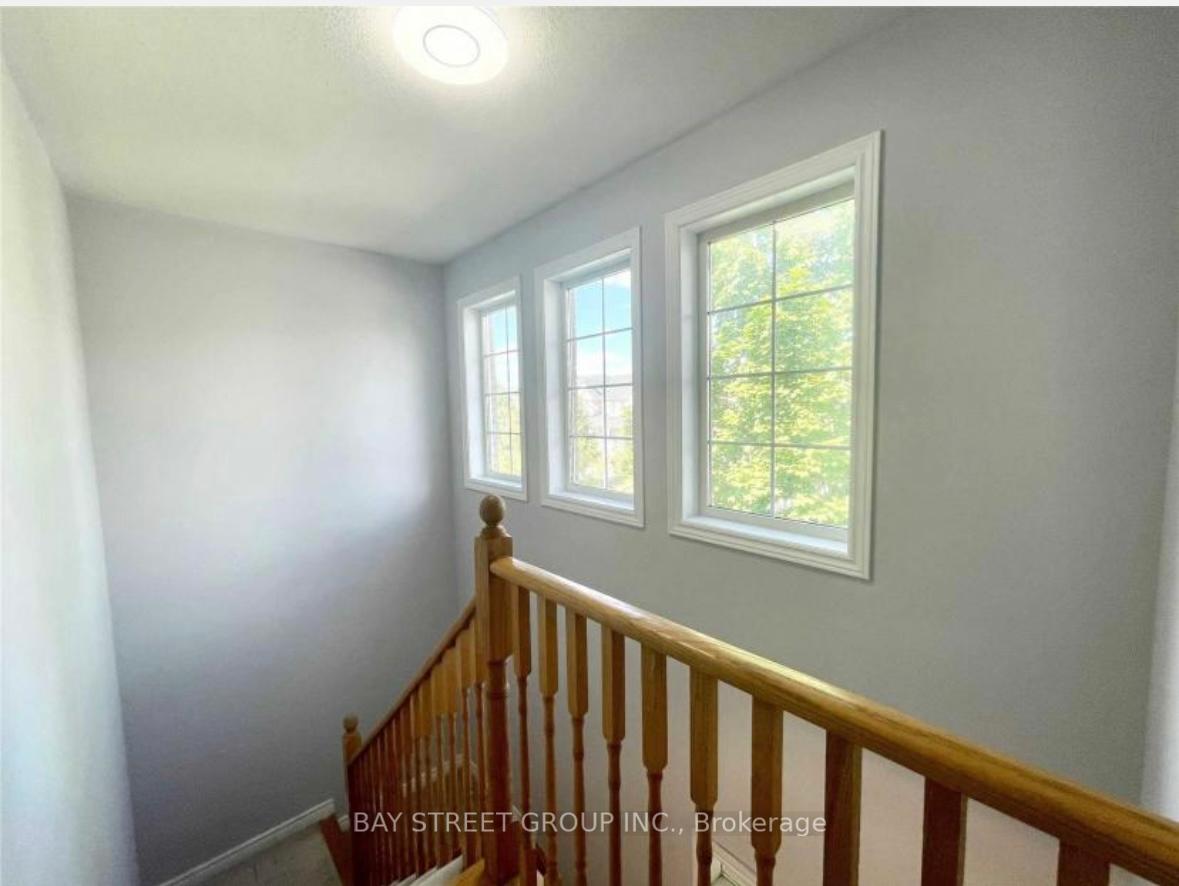 Photo 9 of 196 Kirkvalley Crescent, Aurora, Bayview Wellington — HOMEH